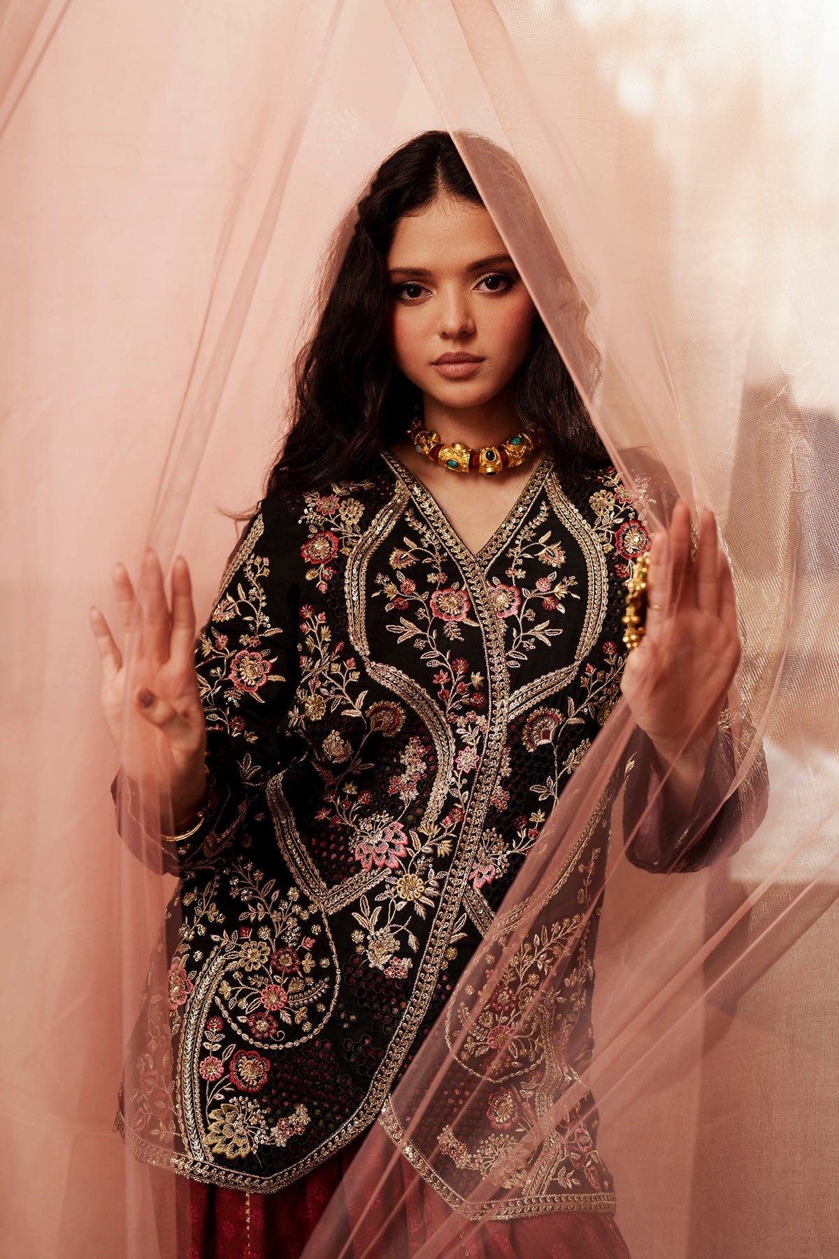 EMBROIDERED SUIT (E1200/104/902)