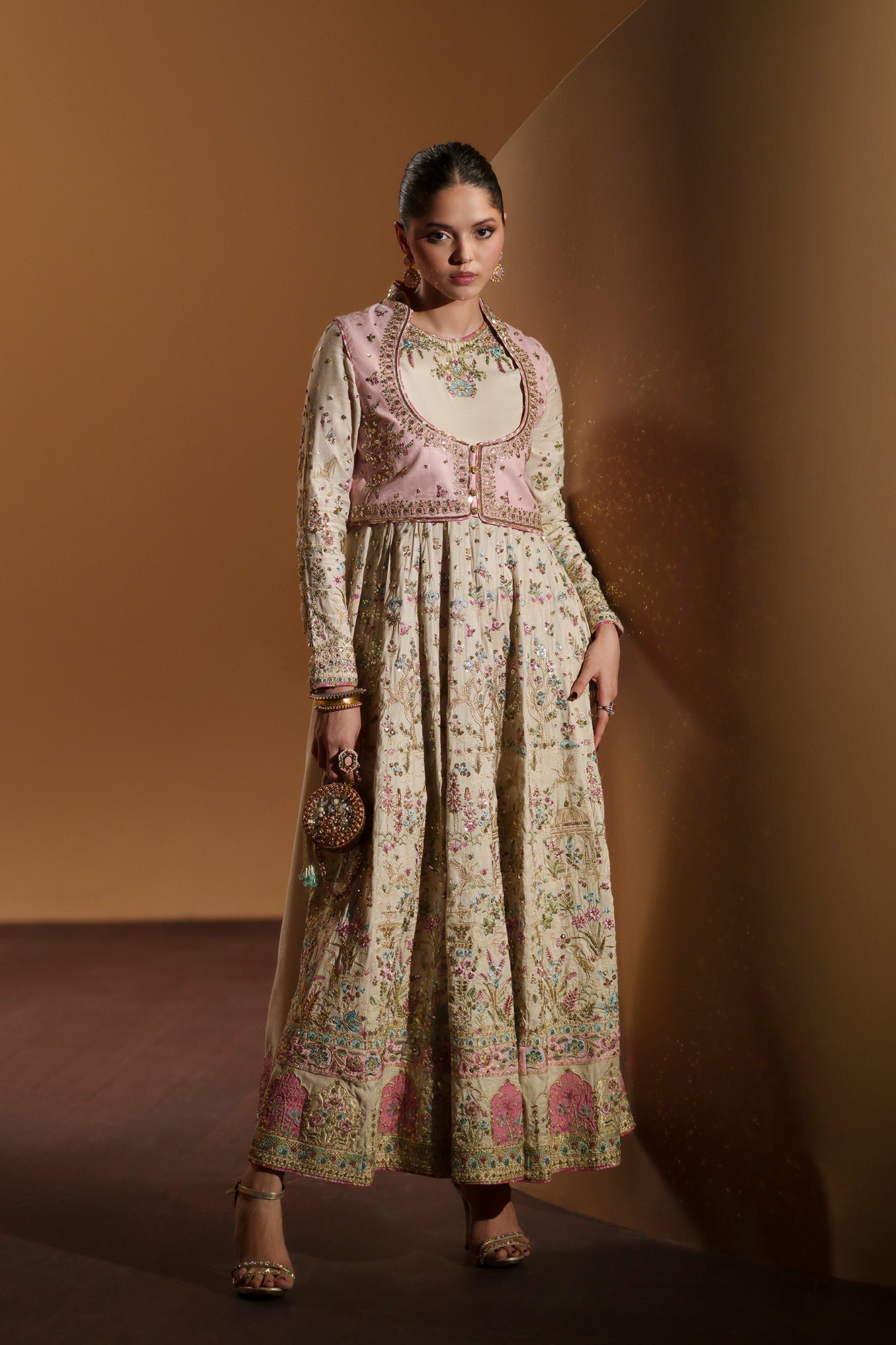 EMBROIDERED PISHWAS (E1204/104/002)