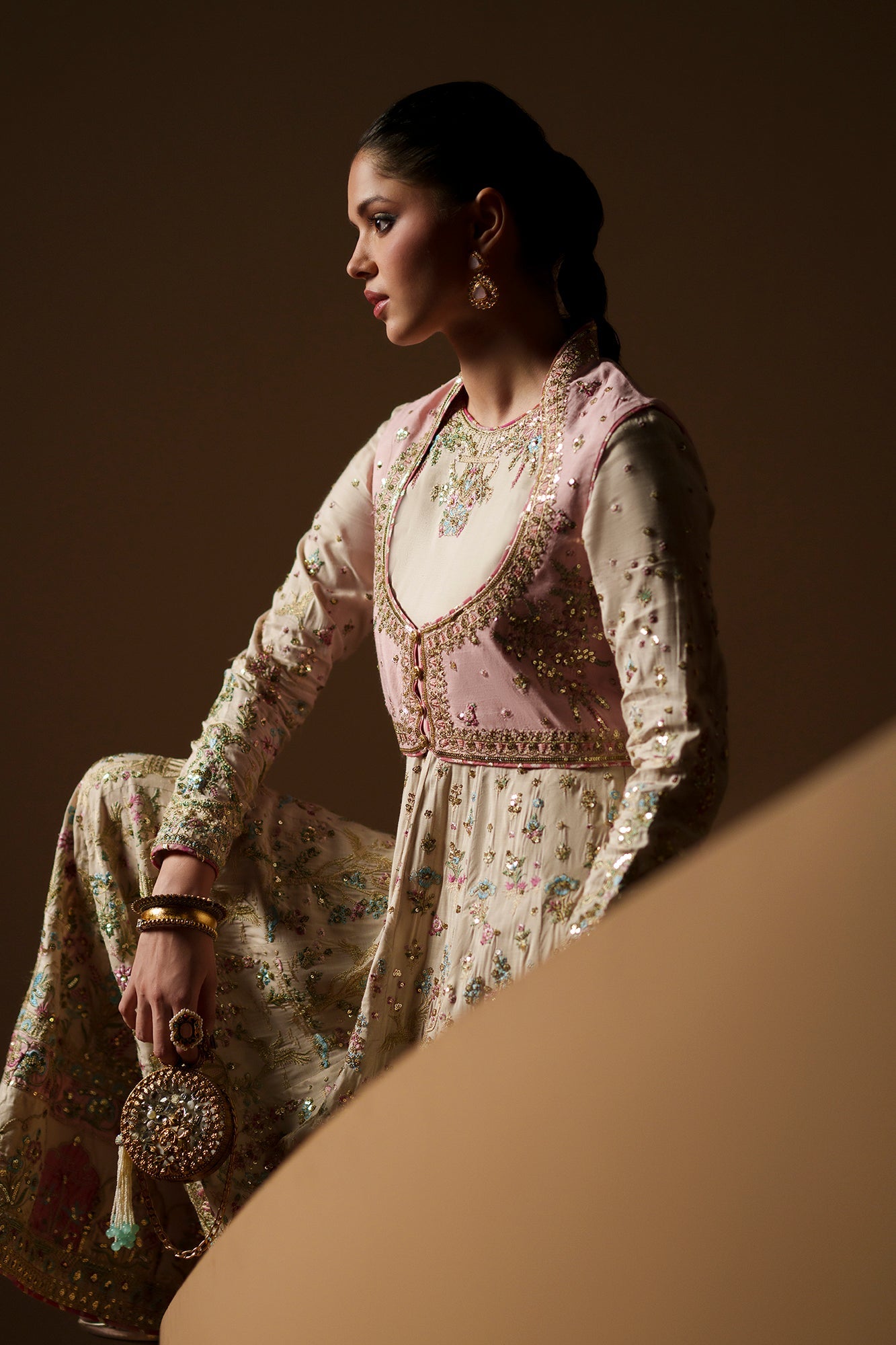 EMBROIDERED PISHWAS (E1204/104/002)