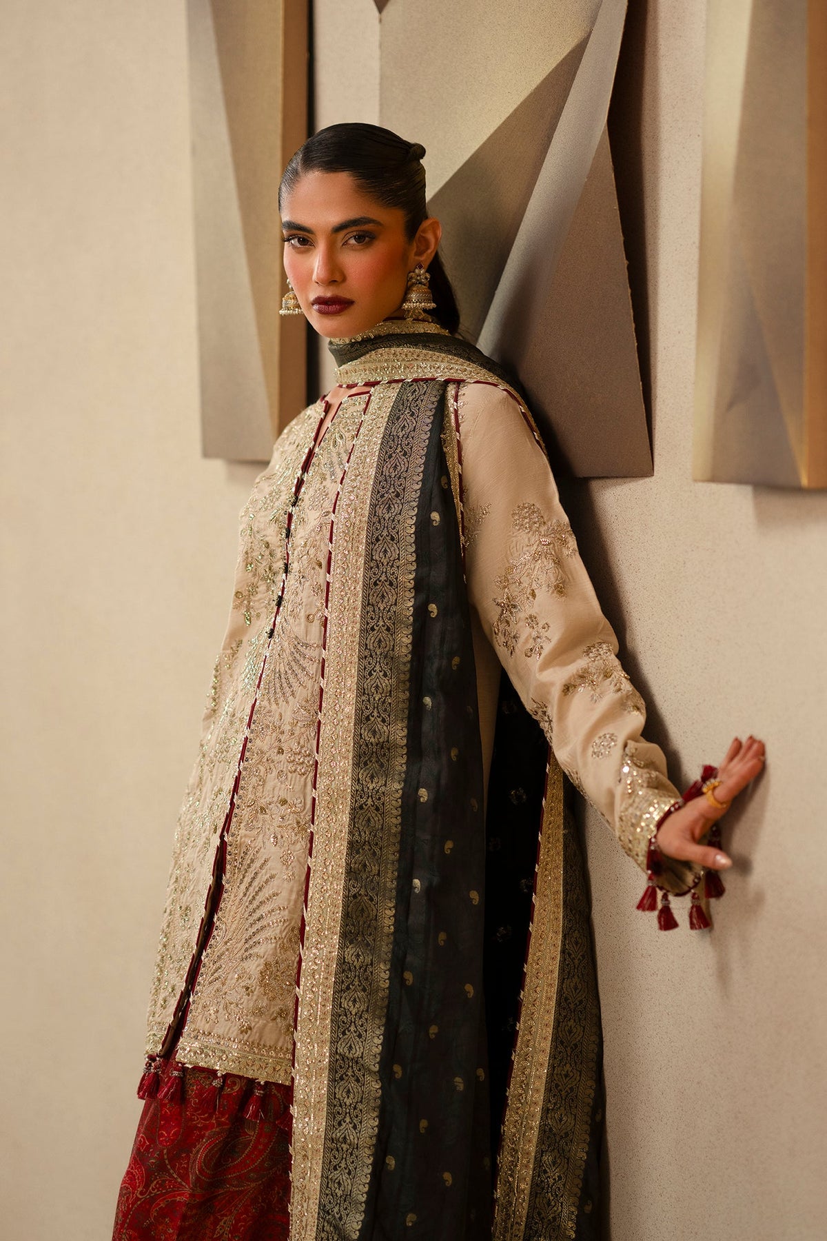 EMBROIDERED SUIT (E1206/104/006)