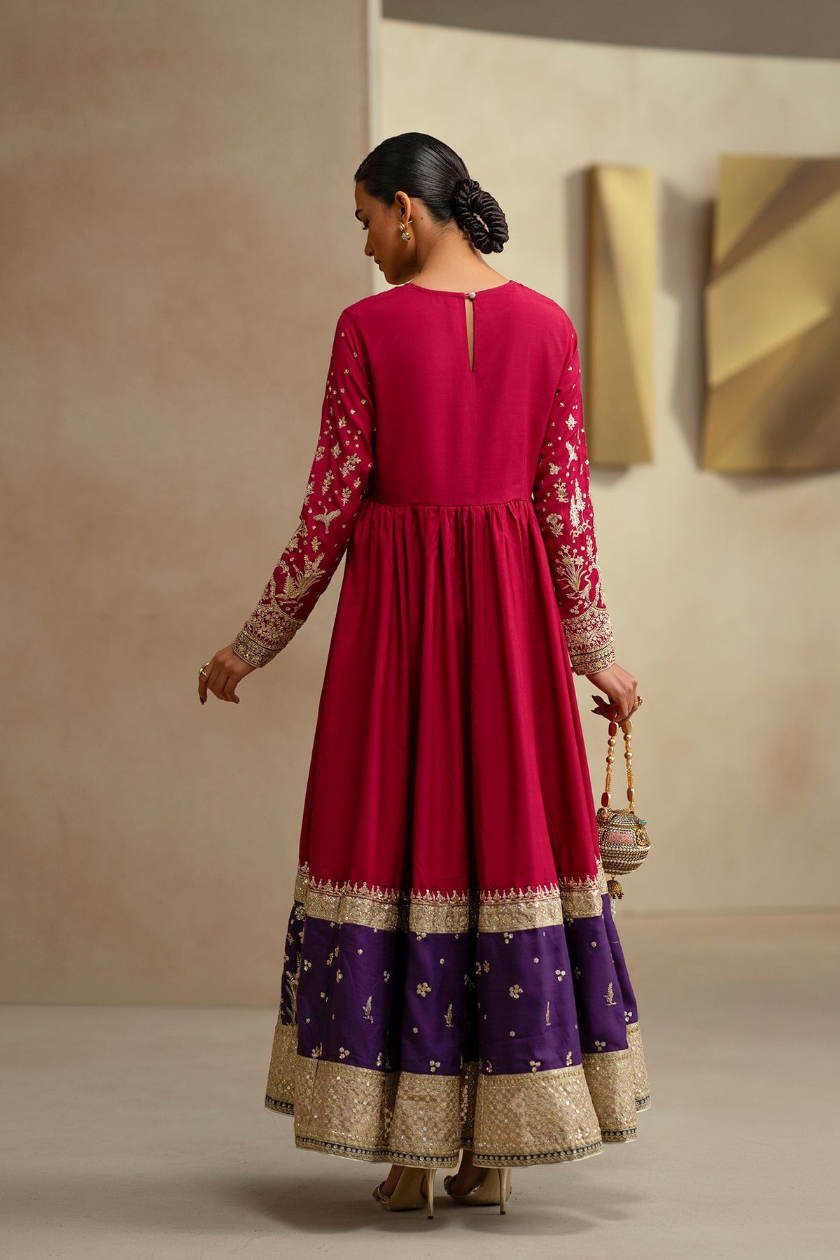 EMBROIDERED PISHWAS (E1208/104/403)