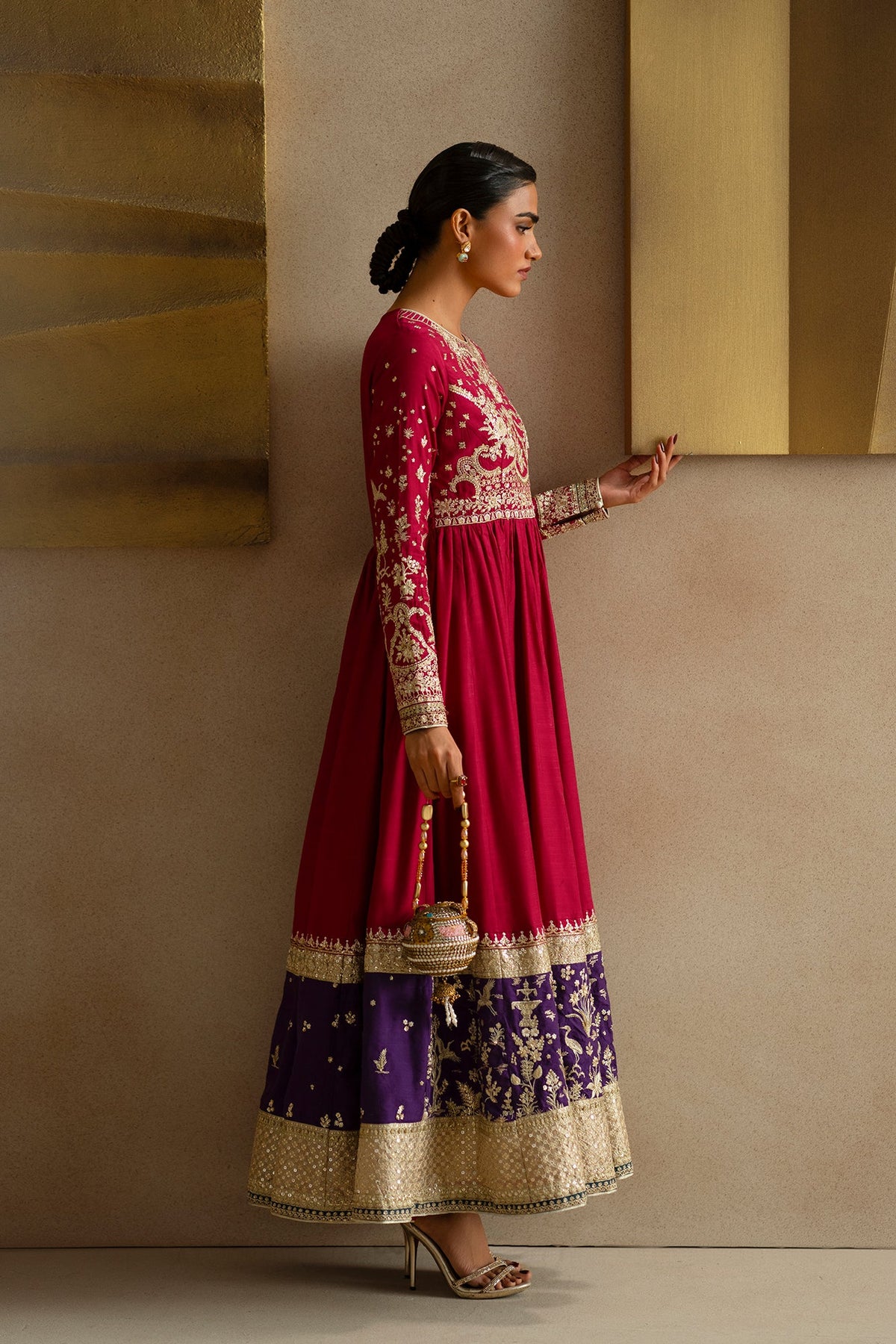EMBROIDERED PISHWAS (E1208/104/403)