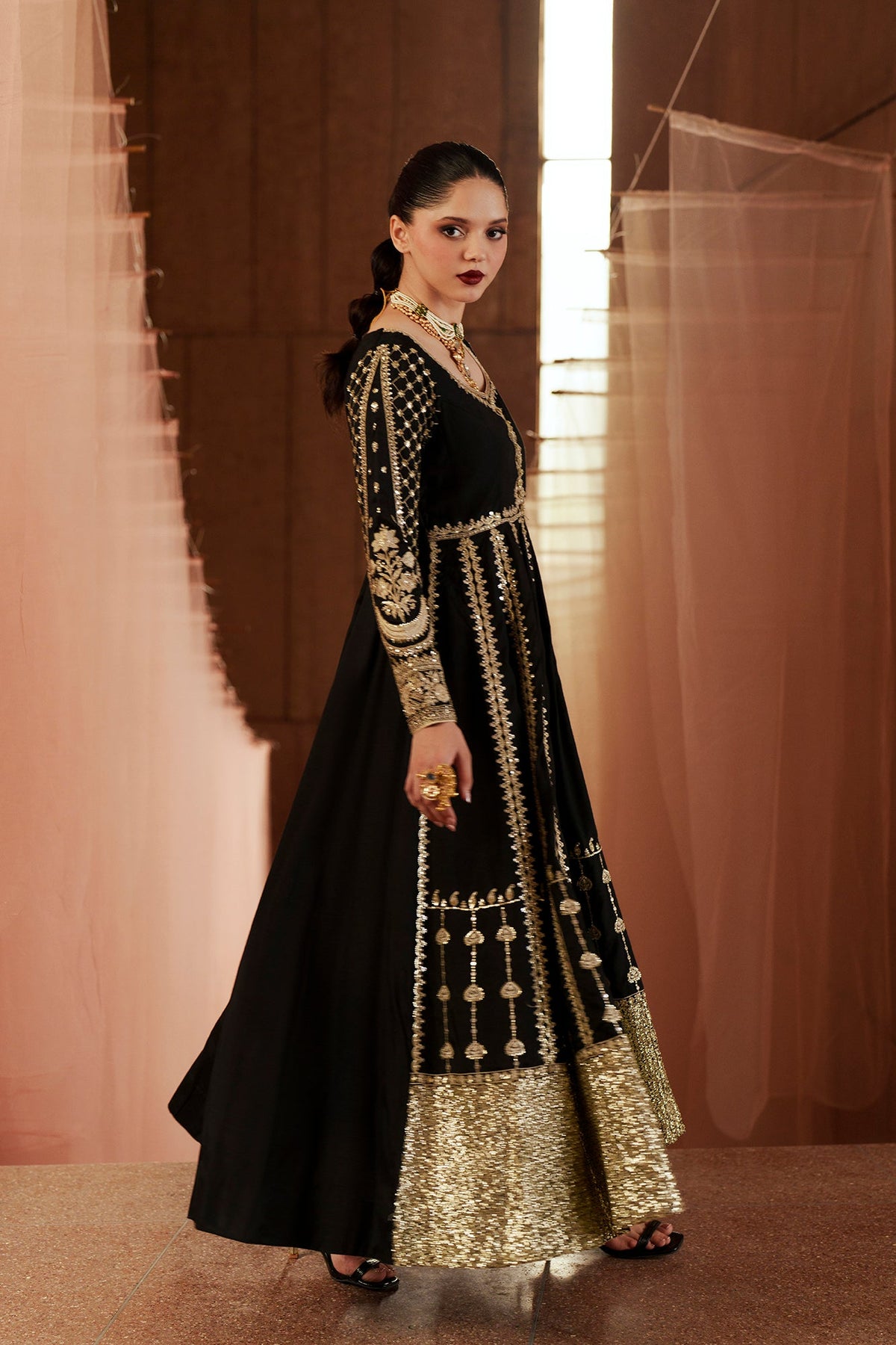 EMBROIDERED DRESS (E1209/104/902)
