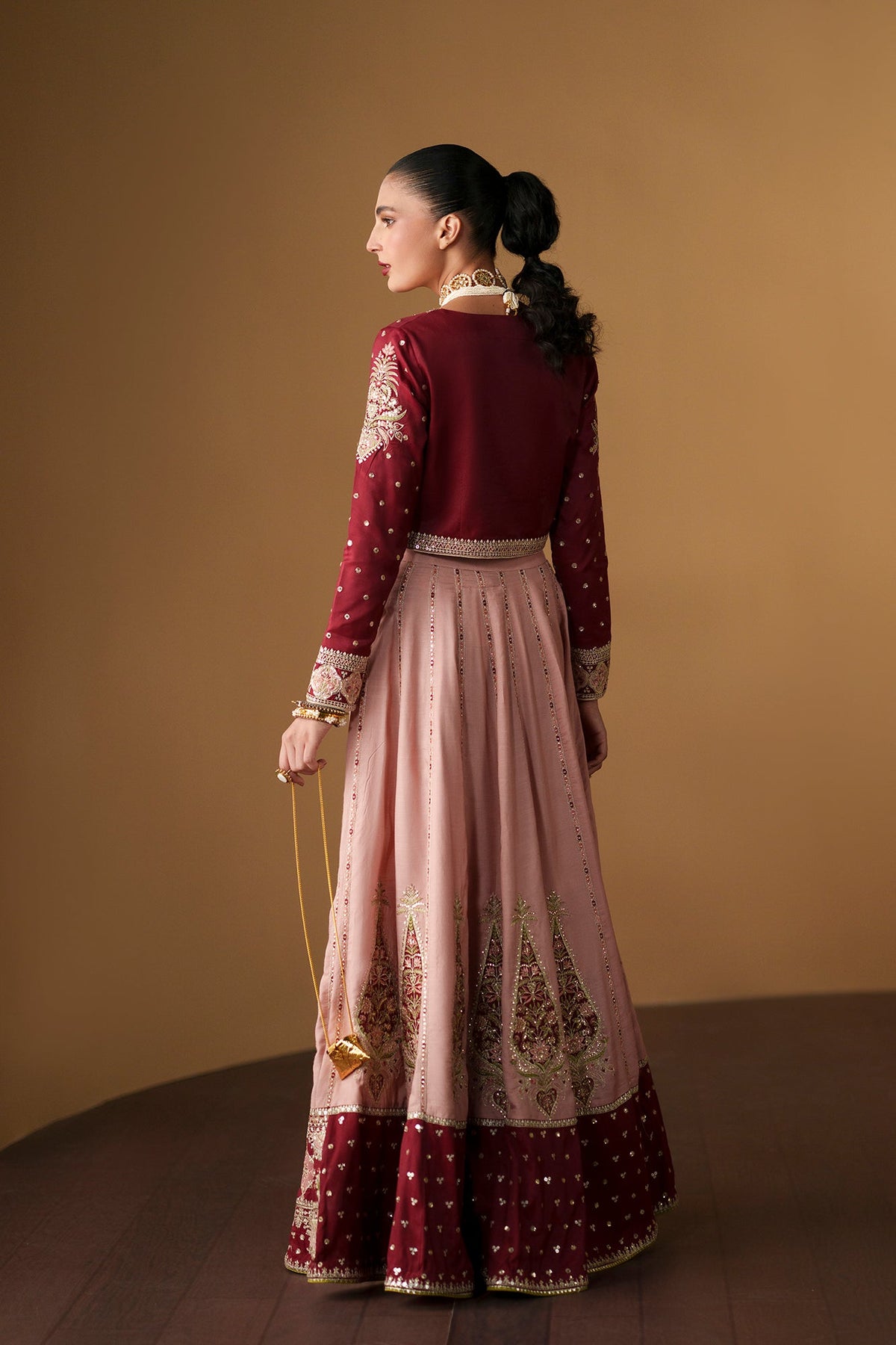 EMBROIDERED SUIT (E1215/104/305)
