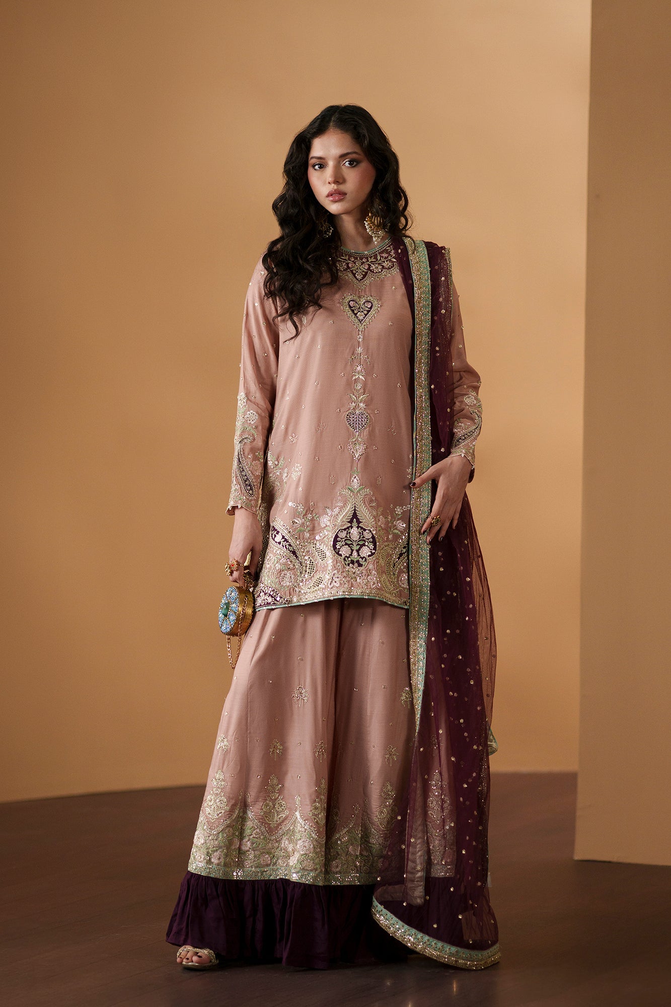 EMBROIDERED SUIT (E1218/104/315)