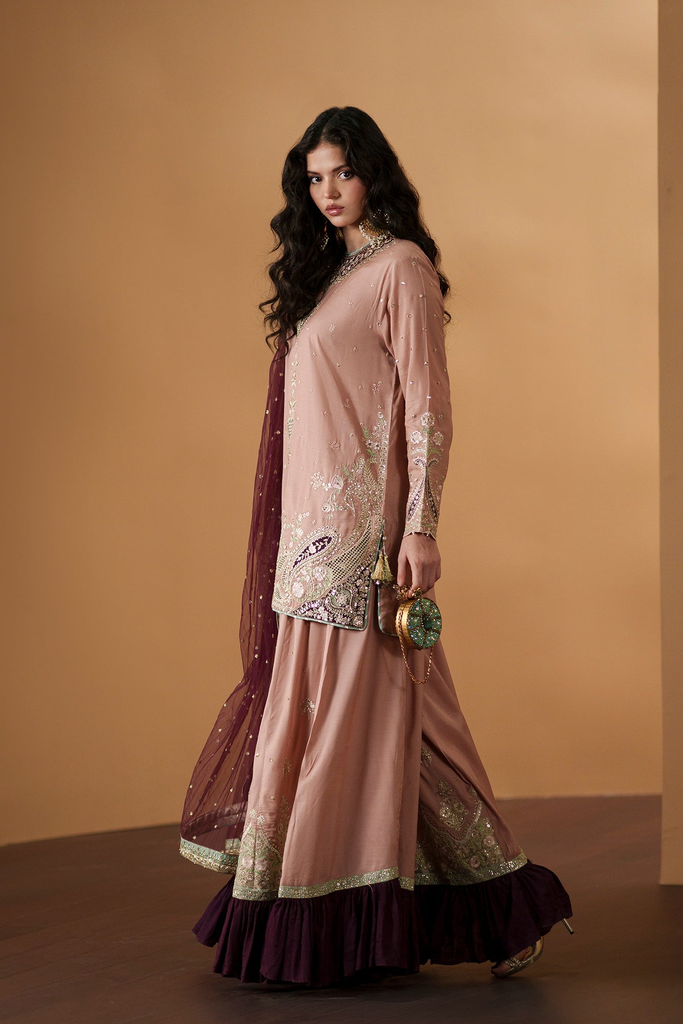 EMBROIDERED SUIT (E1218/104/315)