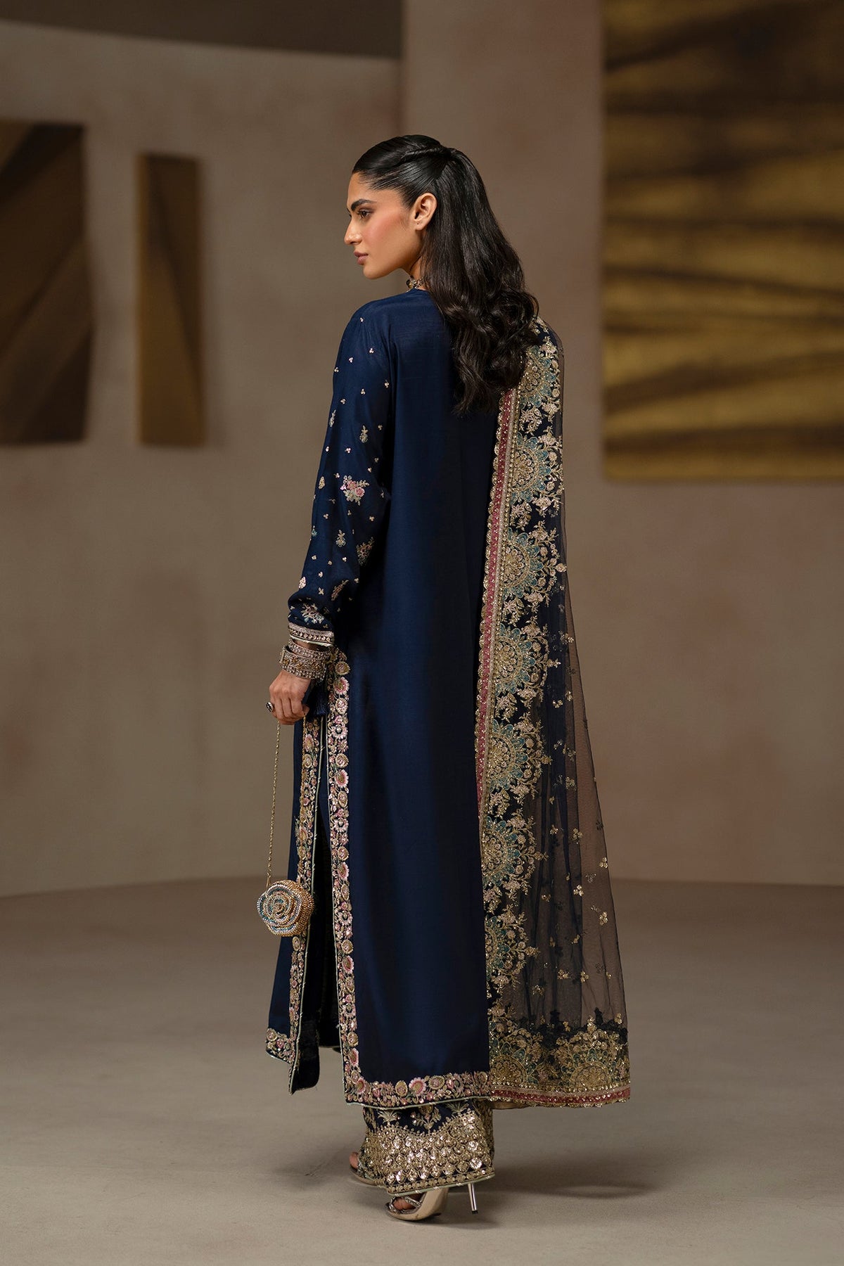 EMBROIDERED SUIT (E1221/104/619)