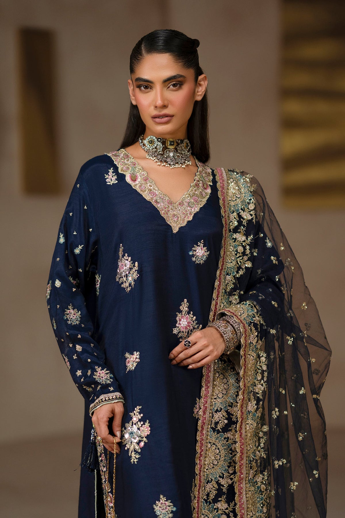 EMBROIDERED SUIT (E1221/104/619)