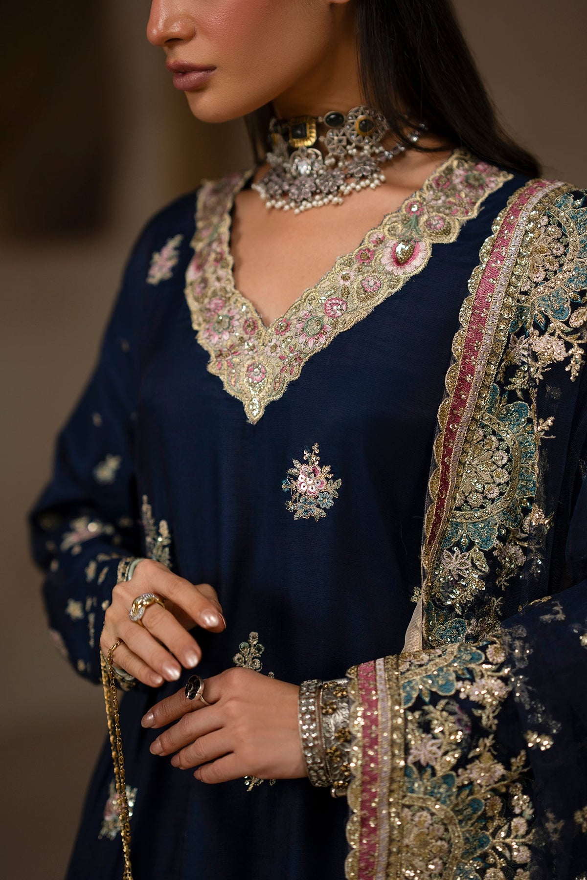 EMBROIDERED SUIT (E1221/104/619)