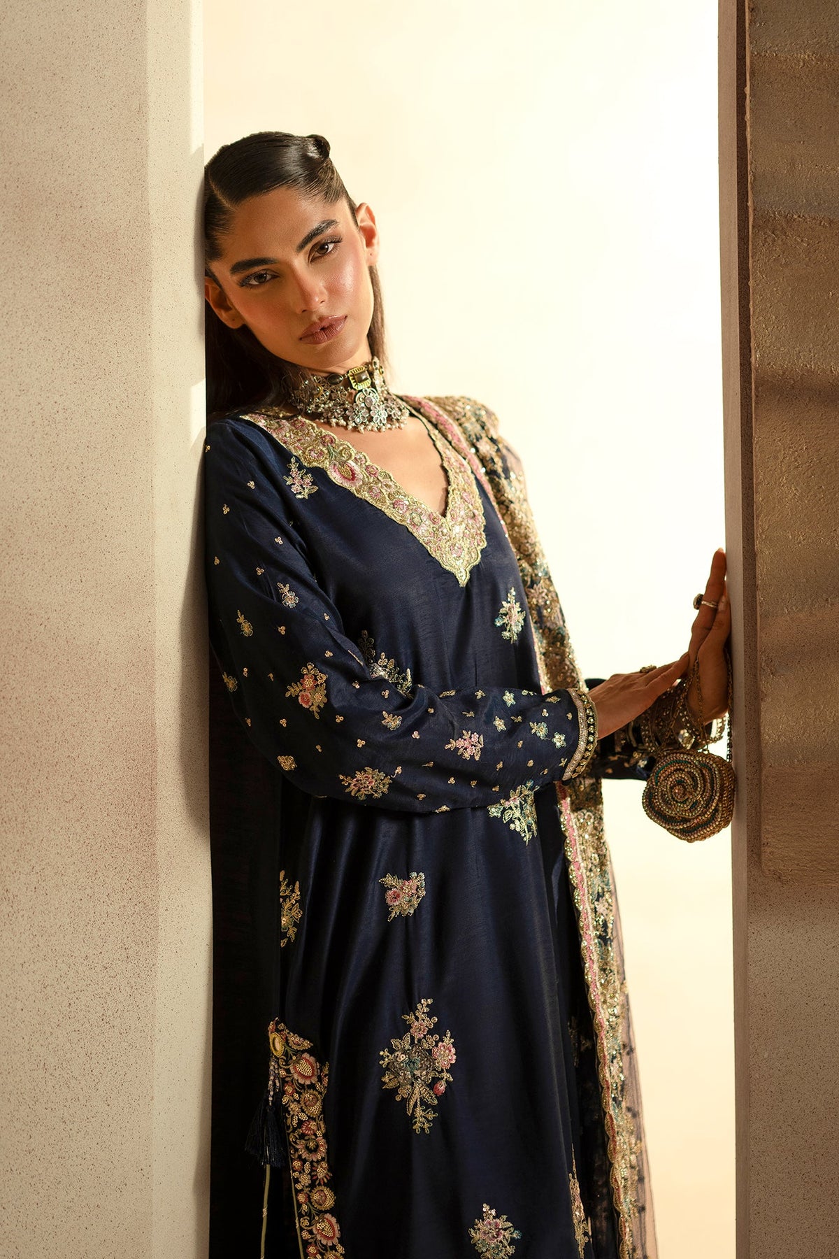EMBROIDERED SUIT (E1221/104/619)
