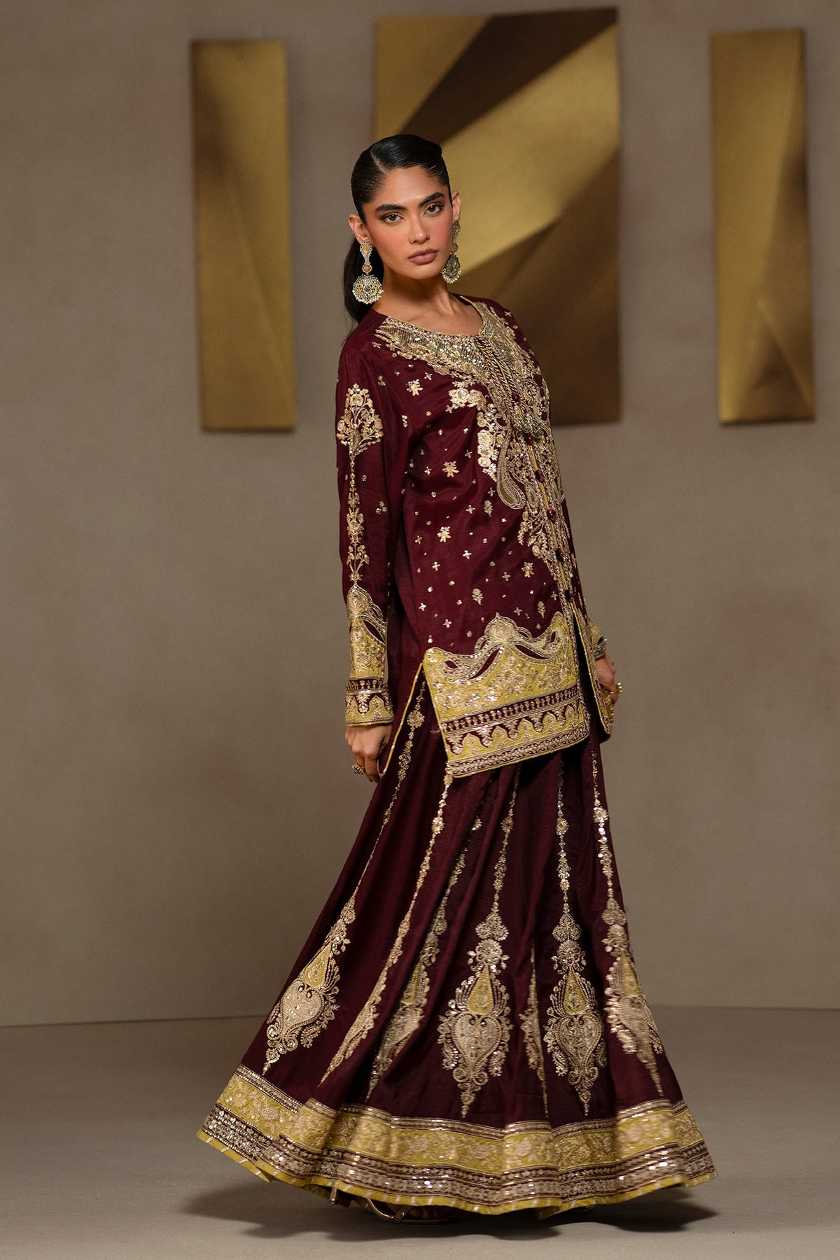 EMBROIDERED SUIT (E1222/104/402)