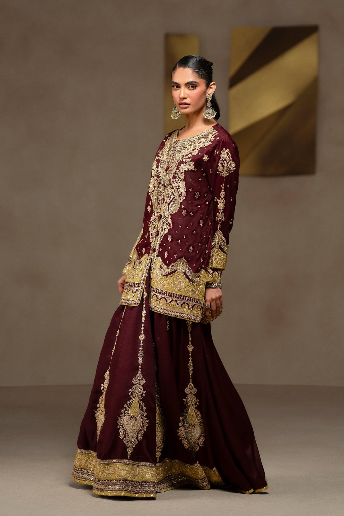 EMBROIDERED SUIT (E1222/104/402)