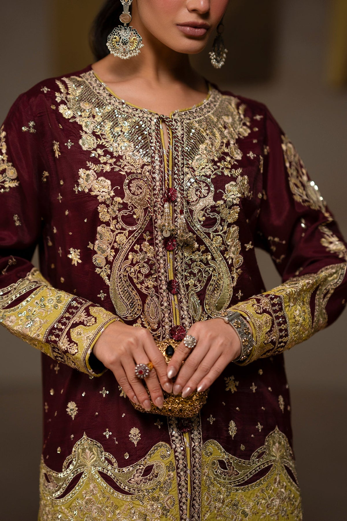 EMBROIDERED SUIT (E1222/104/402)