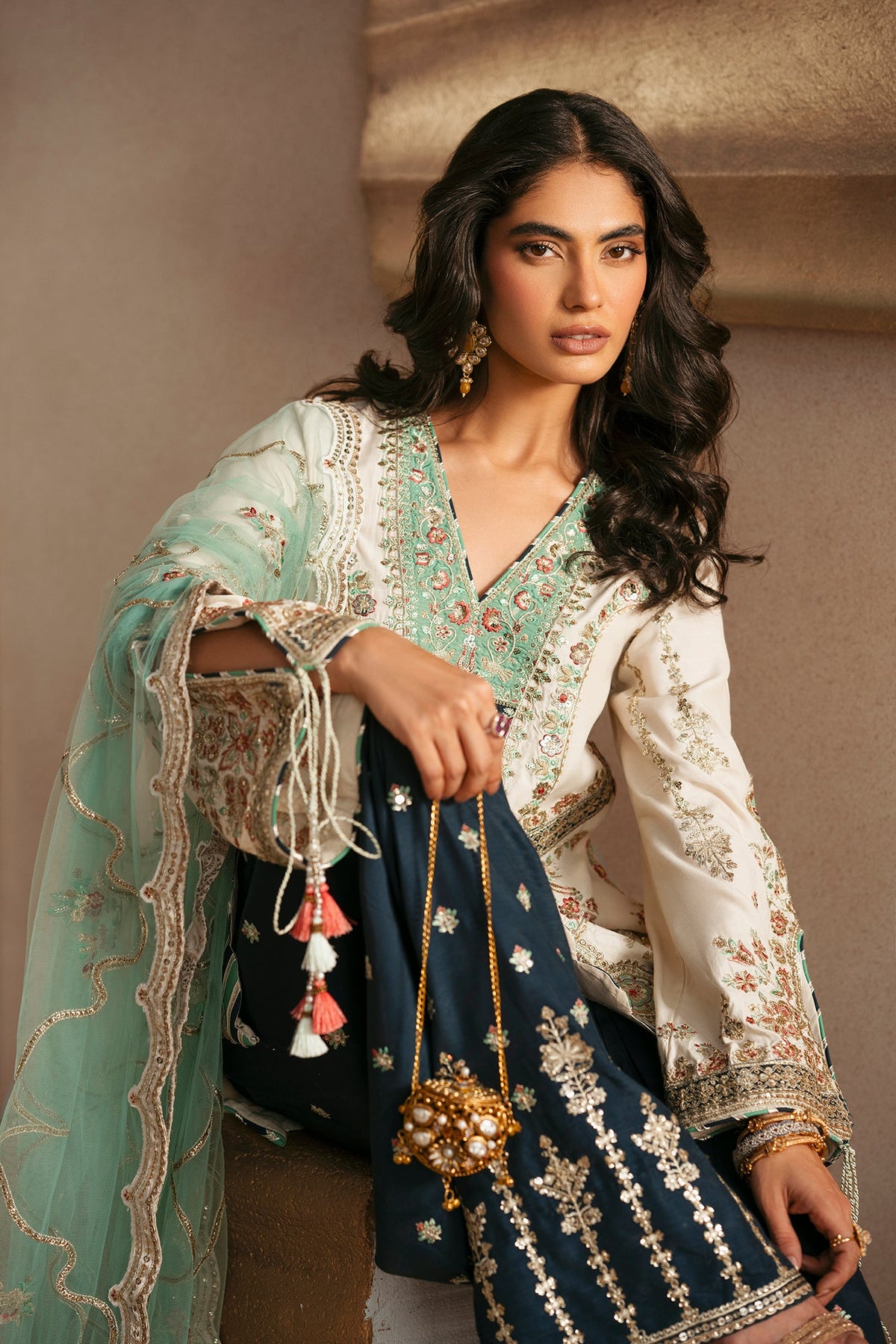 EMBROIDERED SUIT (E1226/104/005)