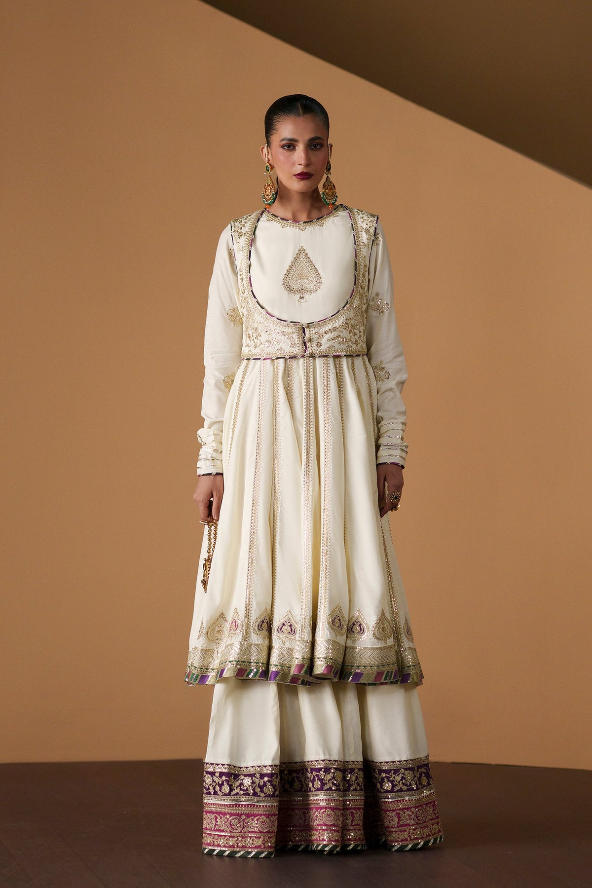EMBROIDERED SUIT (E1237-104-002)