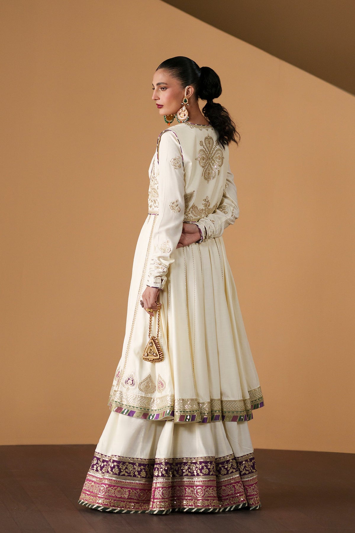 EMBROIDERED SUIT (E1237-104-002)