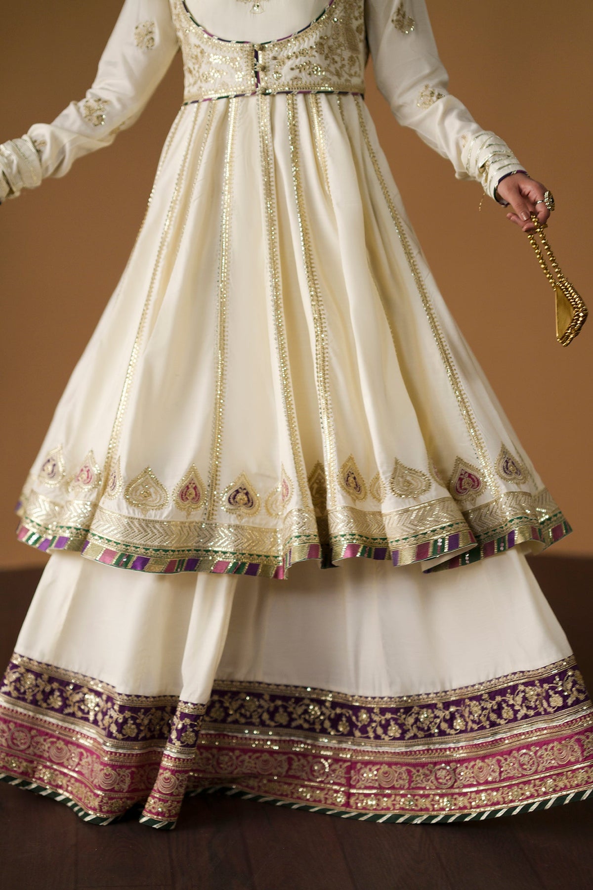 EMBROIDERED SUIT (E1237-104-002)