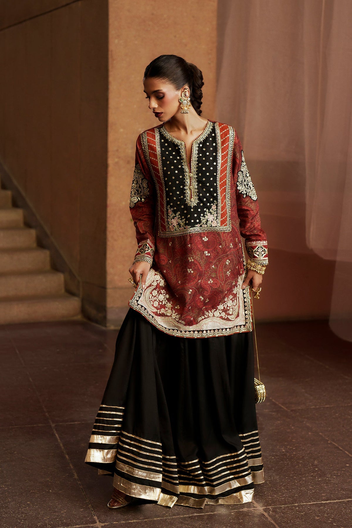 EMBROIDERED SUIT (E1240-104-307)