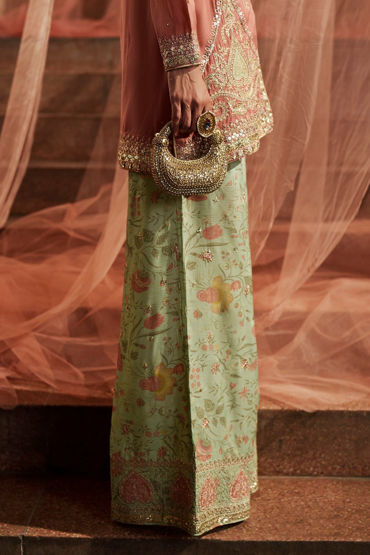 EMBROIDERED SUIT (E1242/104/423)