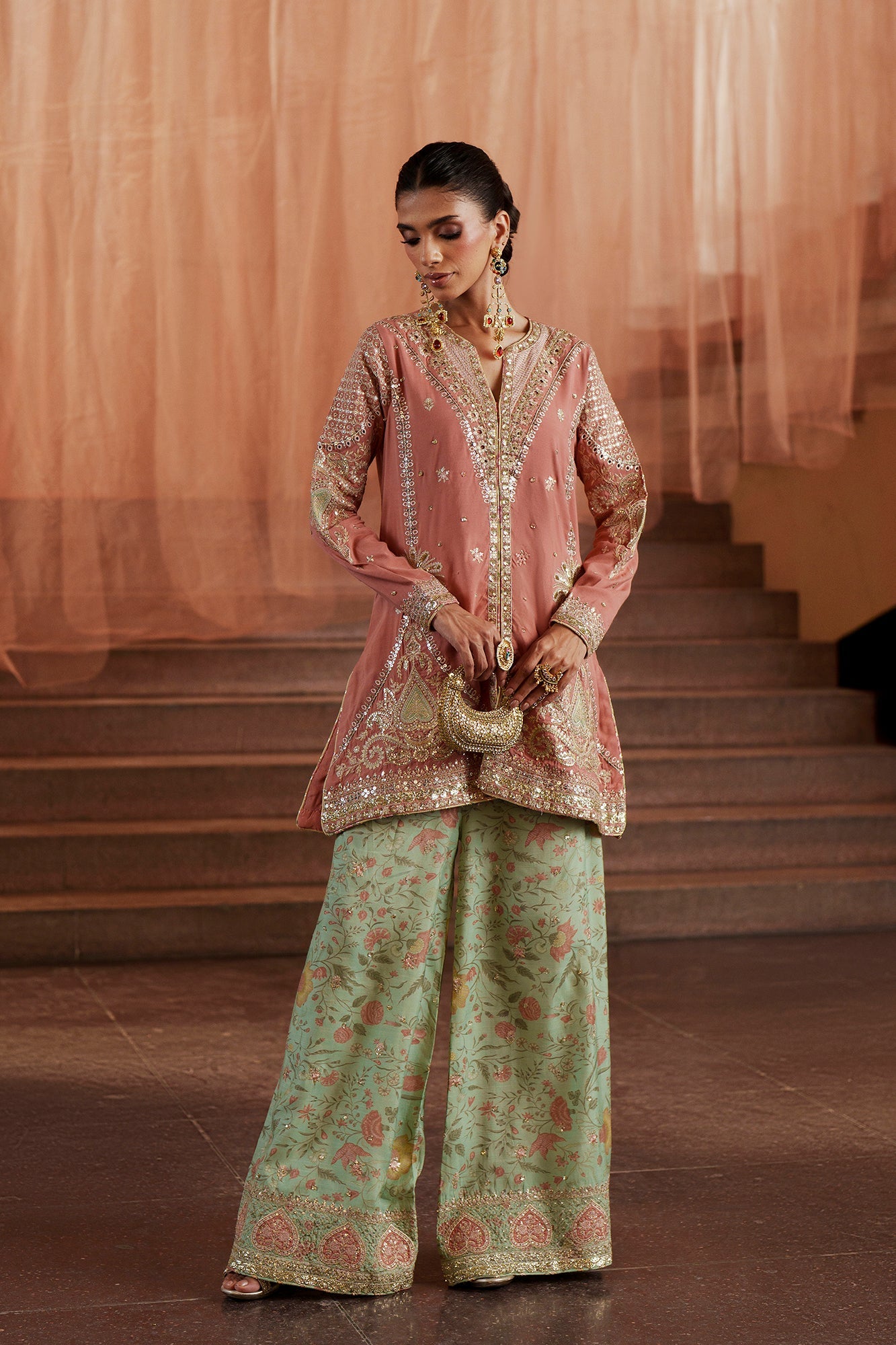 EMBROIDERED SUIT (E1242/104/423)