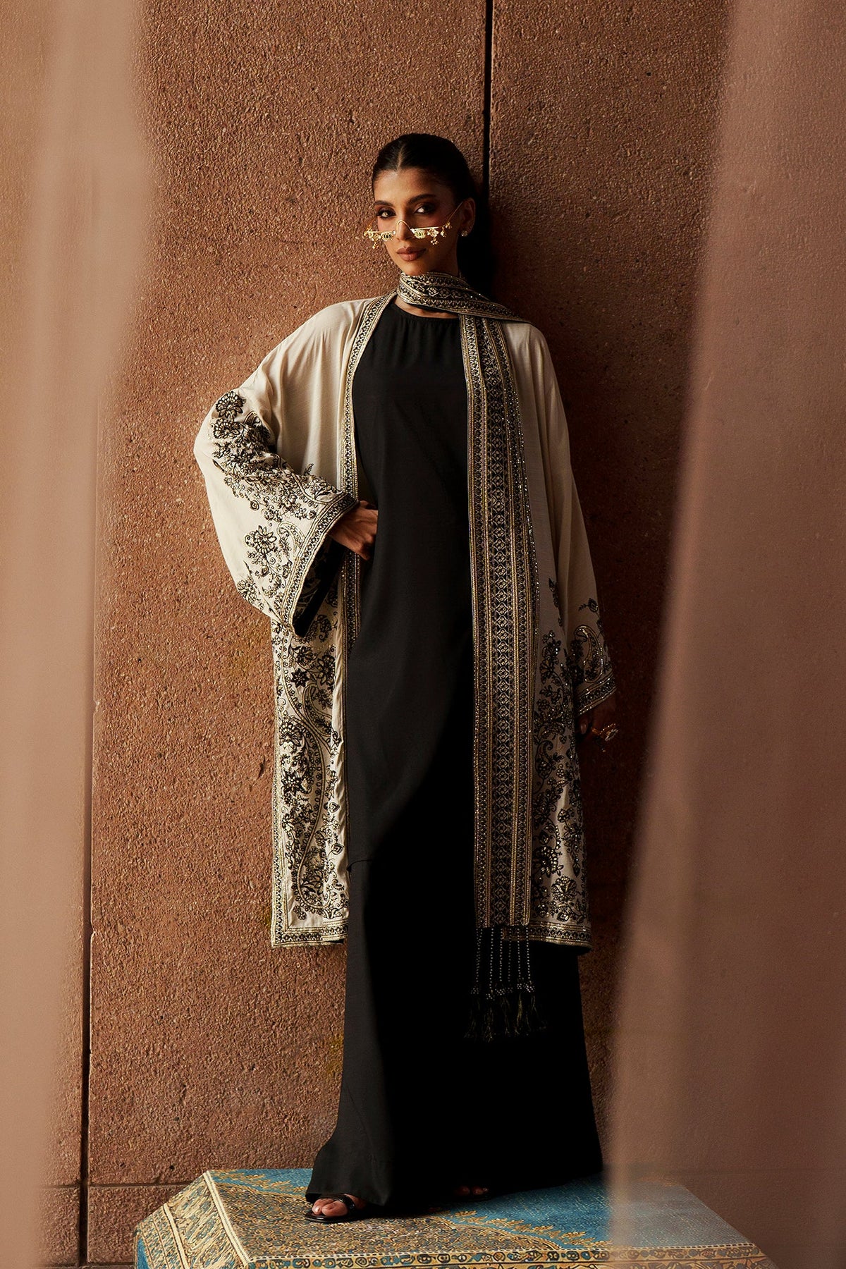 EMBROIDERED SUIT (E1257-104-003)