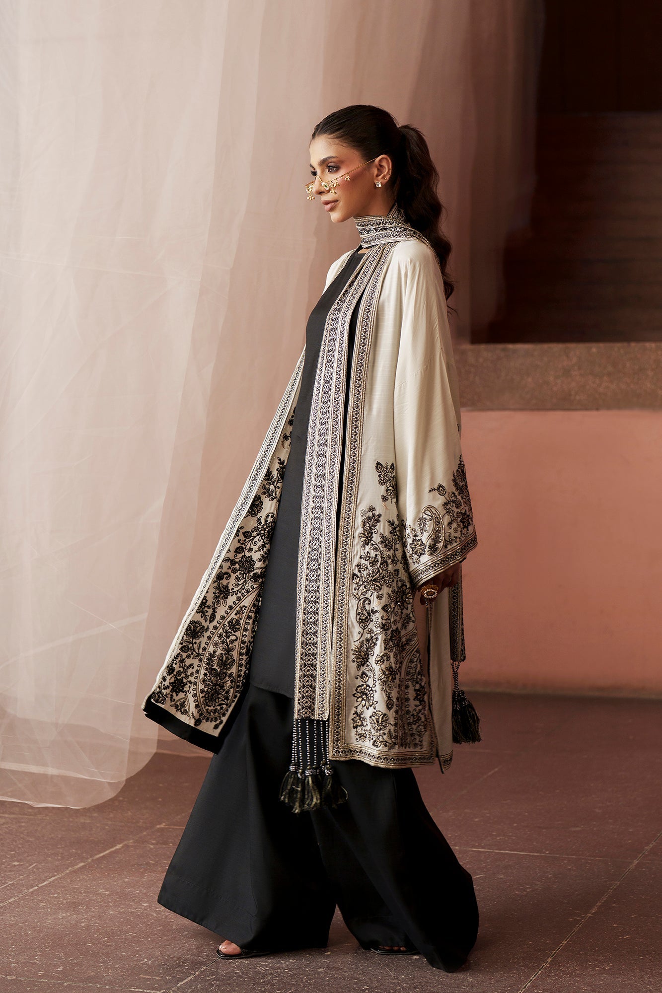 EMBROIDERED SUIT (E1257-104-003)