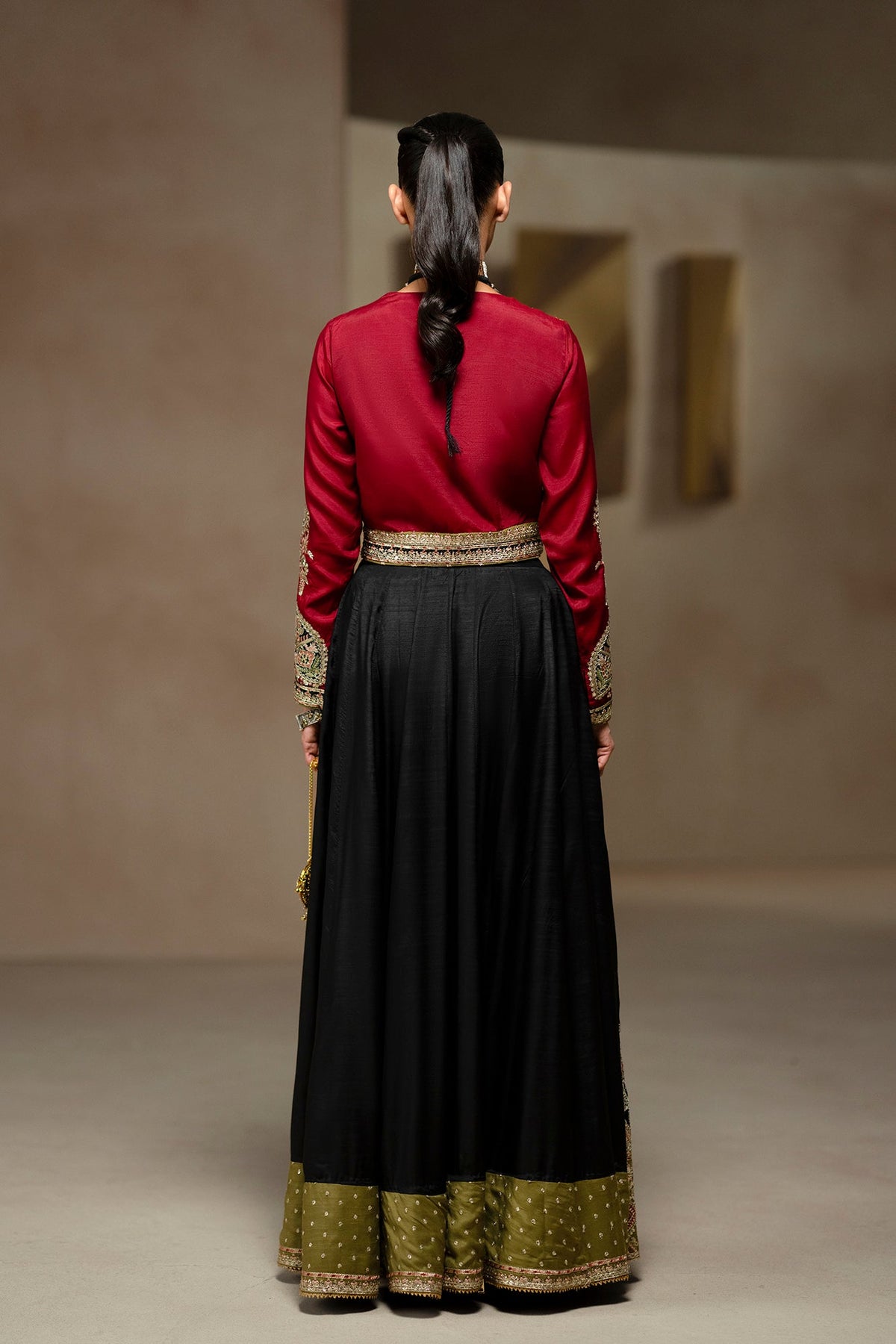EMBROIDERED SUIT (E1261-104-901)