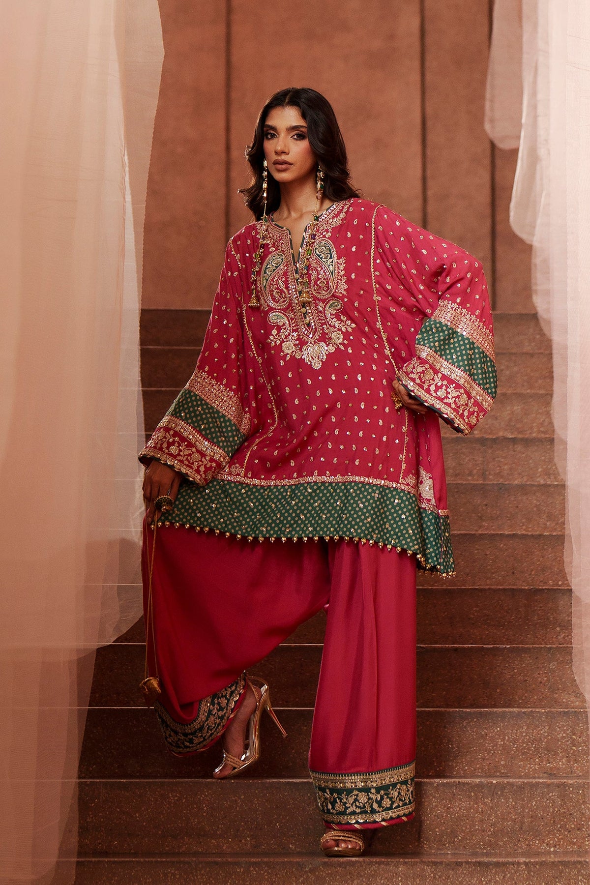EMBROIDERED SUIT (E1262-104-428)