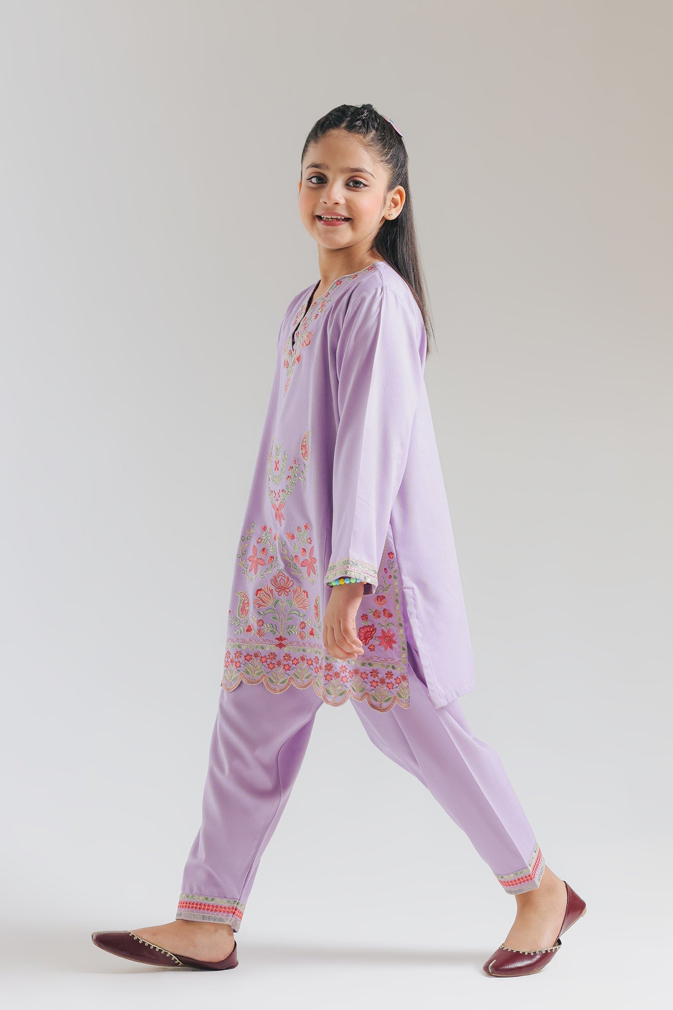 EMBROIDERED SUIT (E1340/402/511 E1340/302/511)