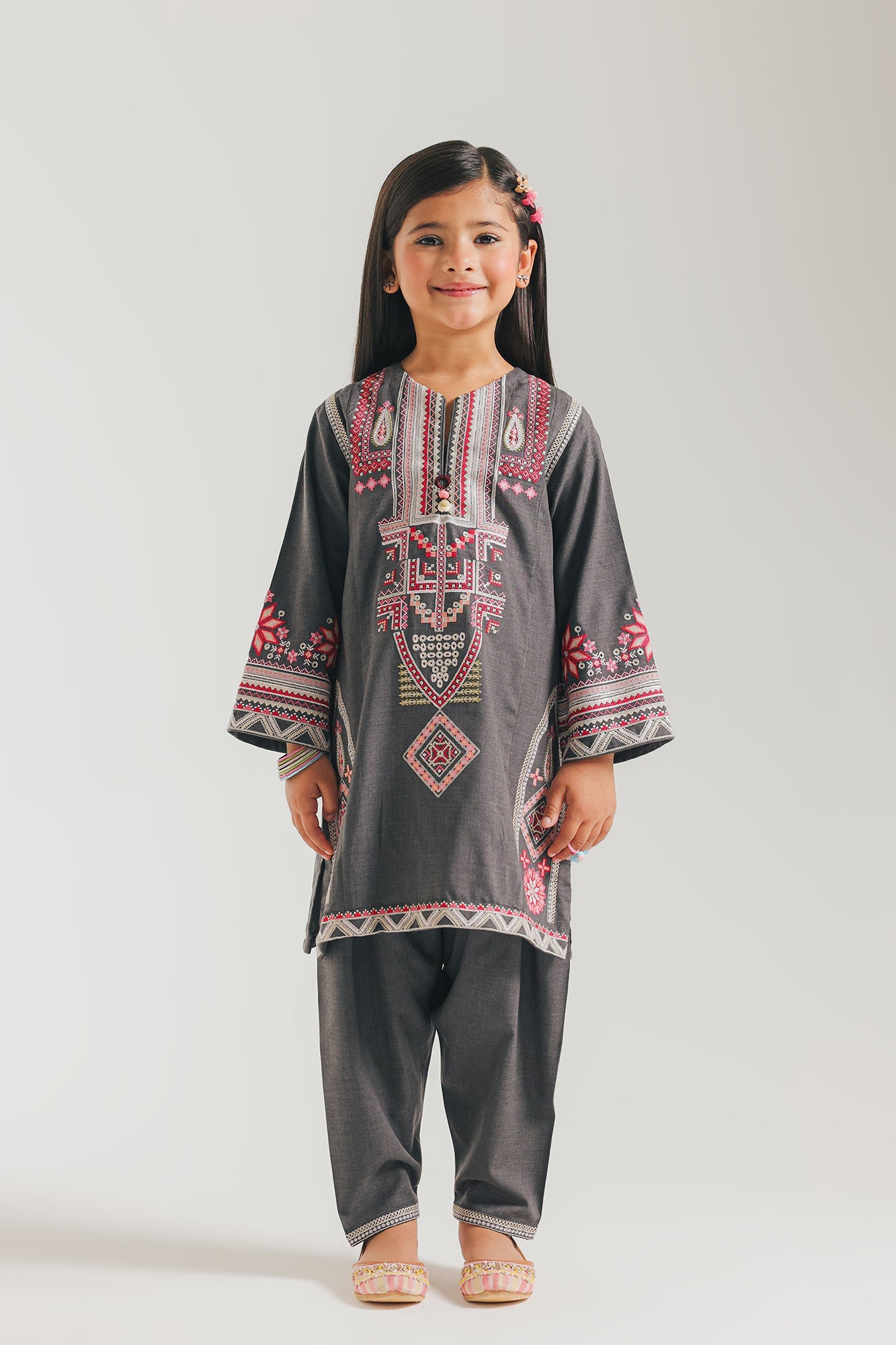 EMBROIDERED SUIT (E1341/402/907 E1341/302/907)