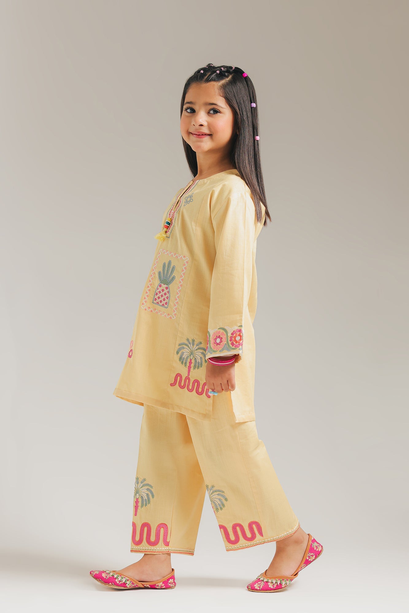EMBROIDERED SUIT (E1509/402/110 E1509/302/110)