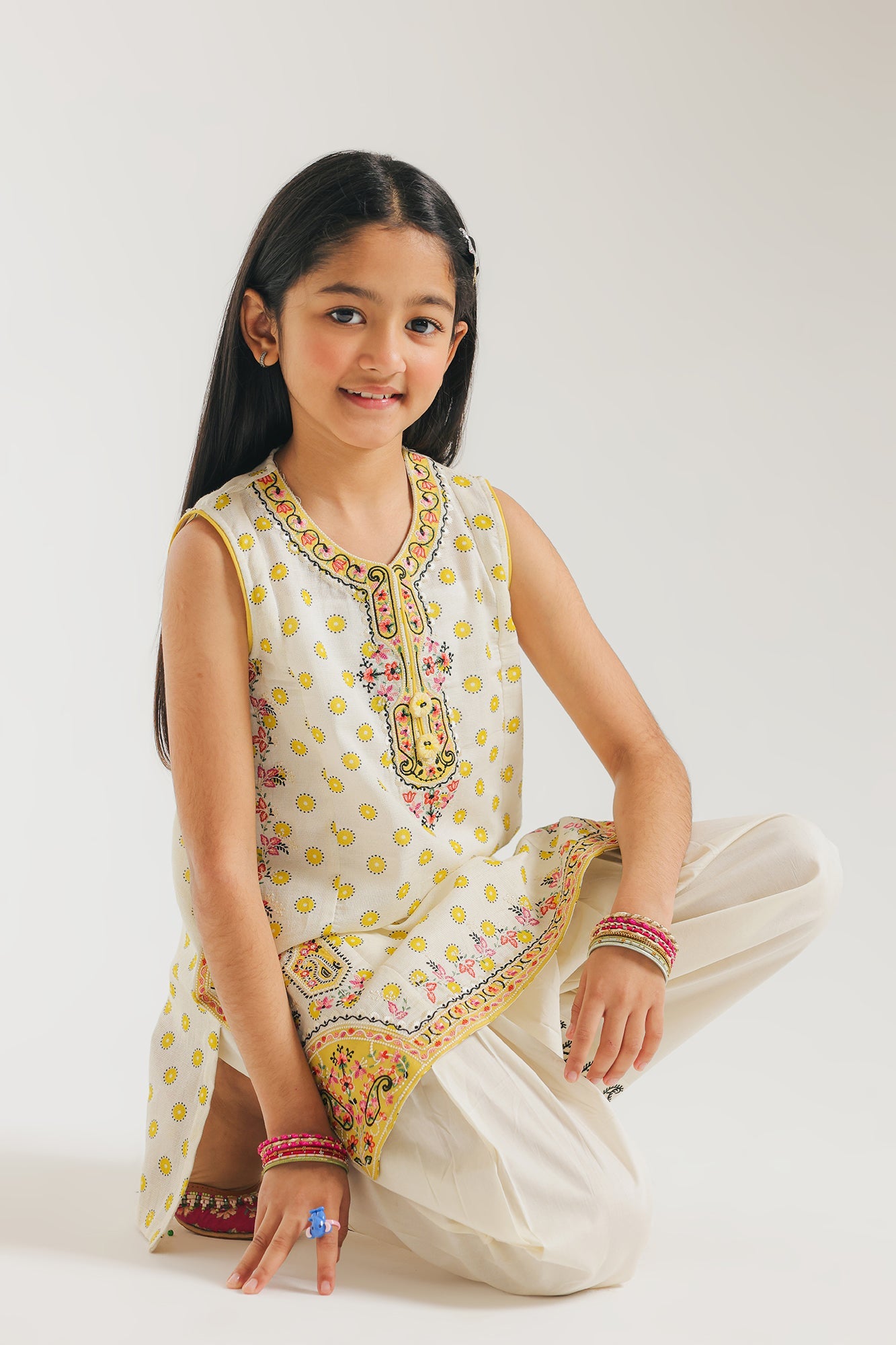 EMBROIDERED SUIT (E1516/402/005 E1516/302/005)
