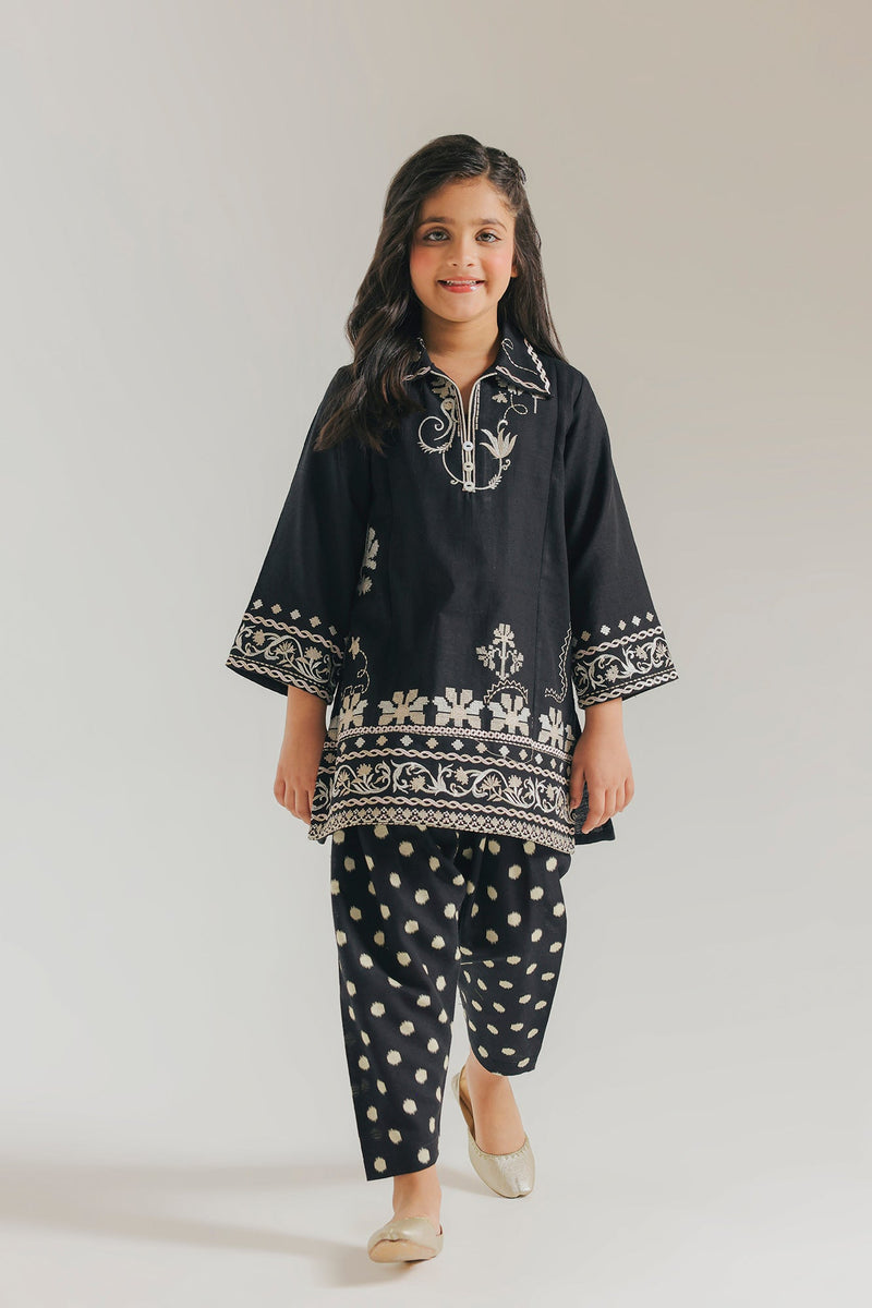 Embroidered Suit (E1519/402/901 E1519/302/901)