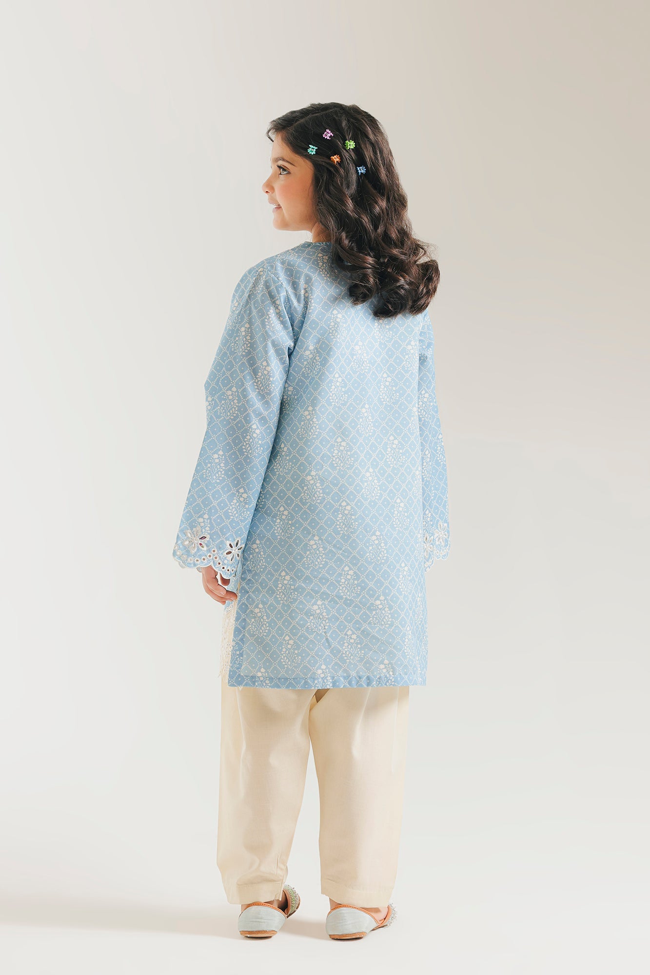 EMBROIDERED SUIT (E1526/402/721 E1526/302/721)