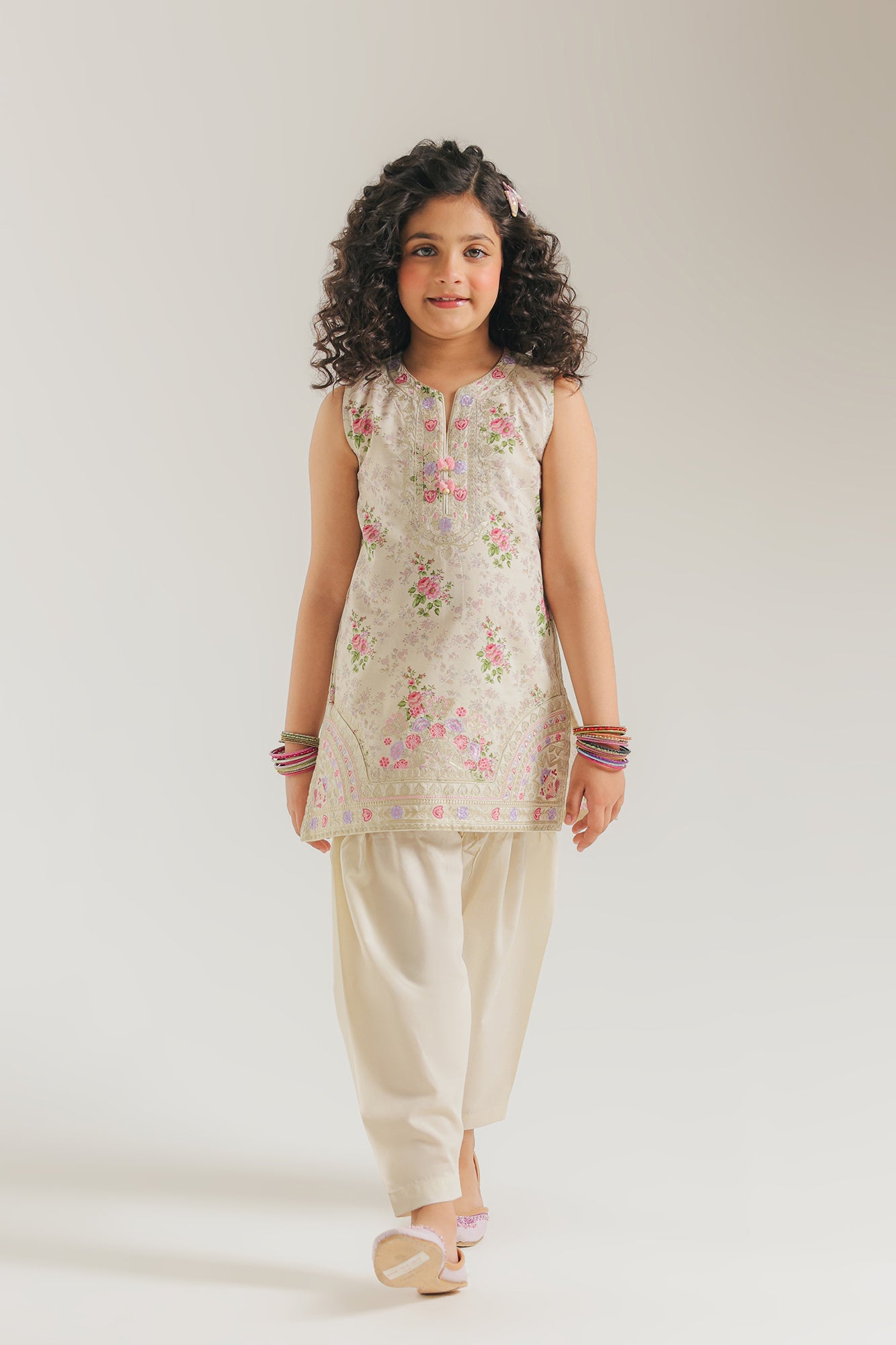 EMBROIDERED SUIT (E1545/402/004 E1545/302/004)