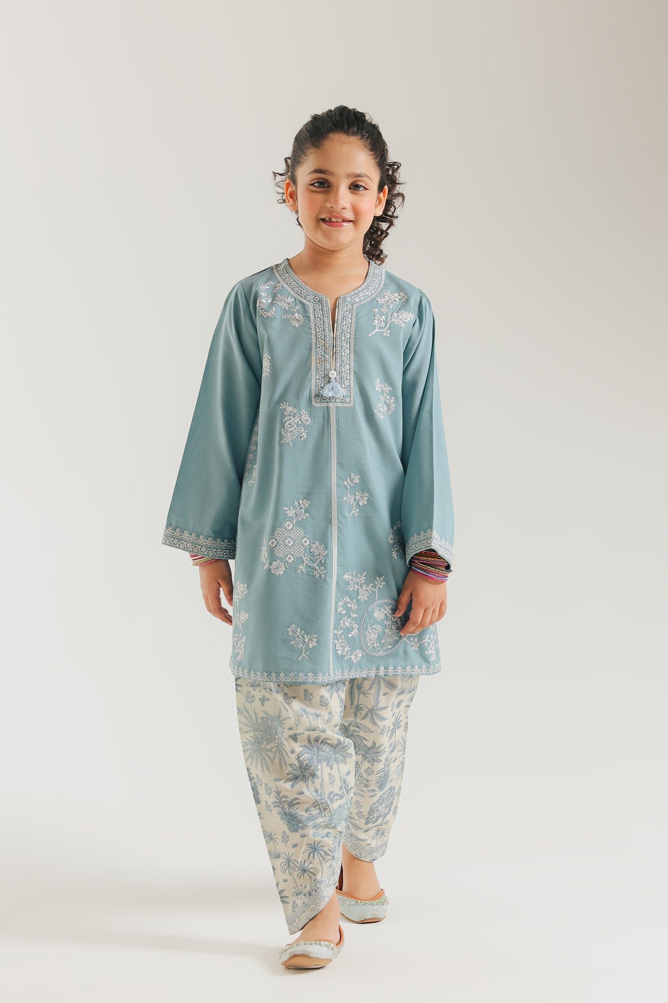 EMBROIDERED SUIT (E1546/402/719 E1546/302/719)