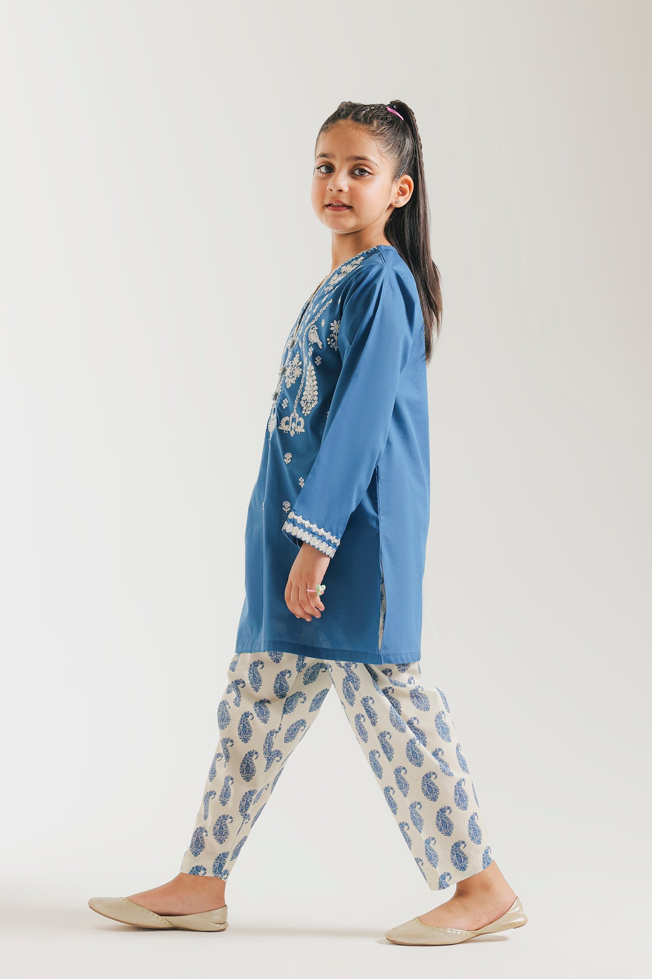 EMBROIDERED SUIT (E1552/402/606 E1552/302/606)