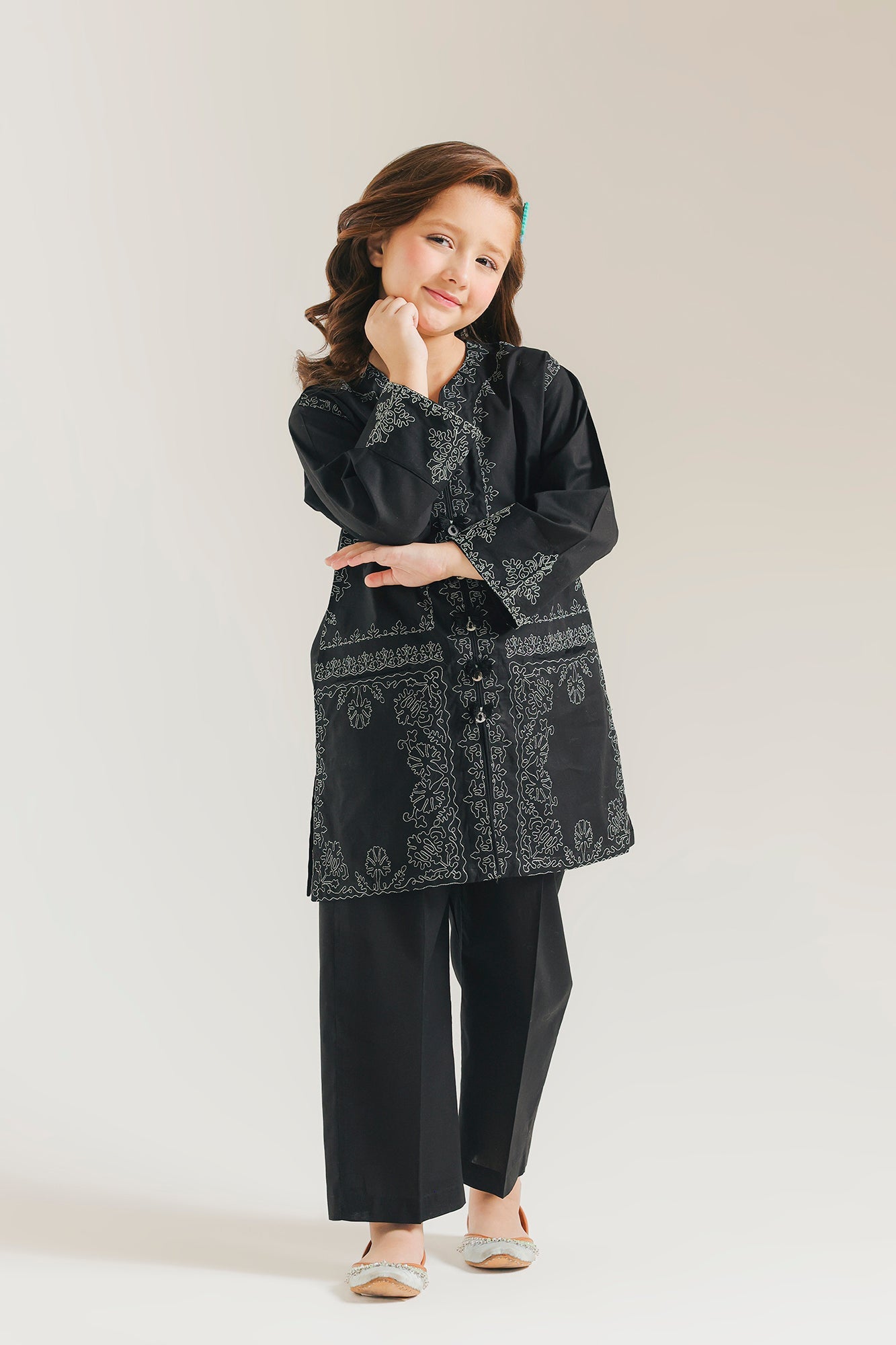 EMBROIDERED SUIT (E1555/402/901 E1555/302/901)