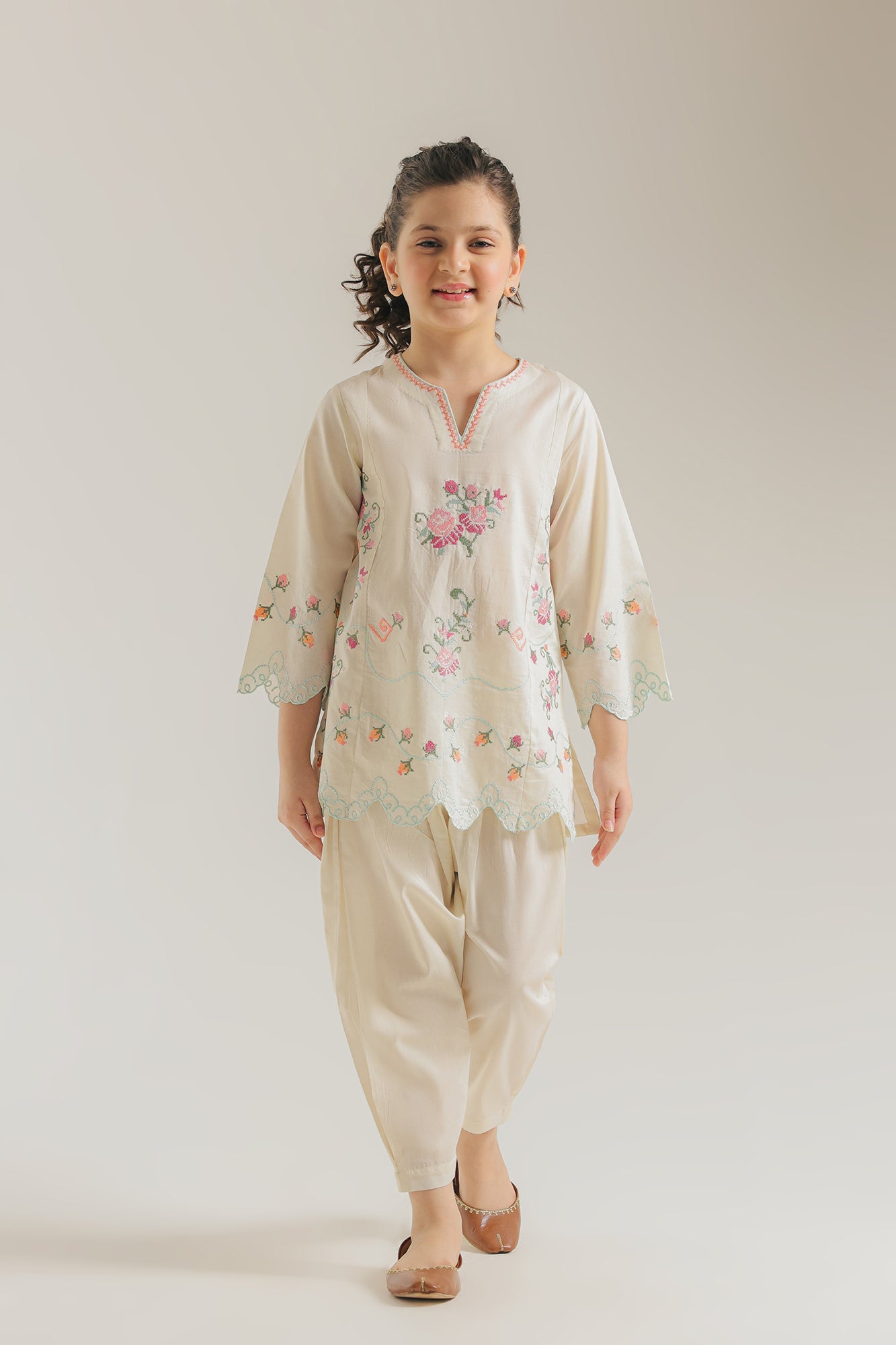EMBROIDERED SUIT (E1563/402/004 E1563/302/004)