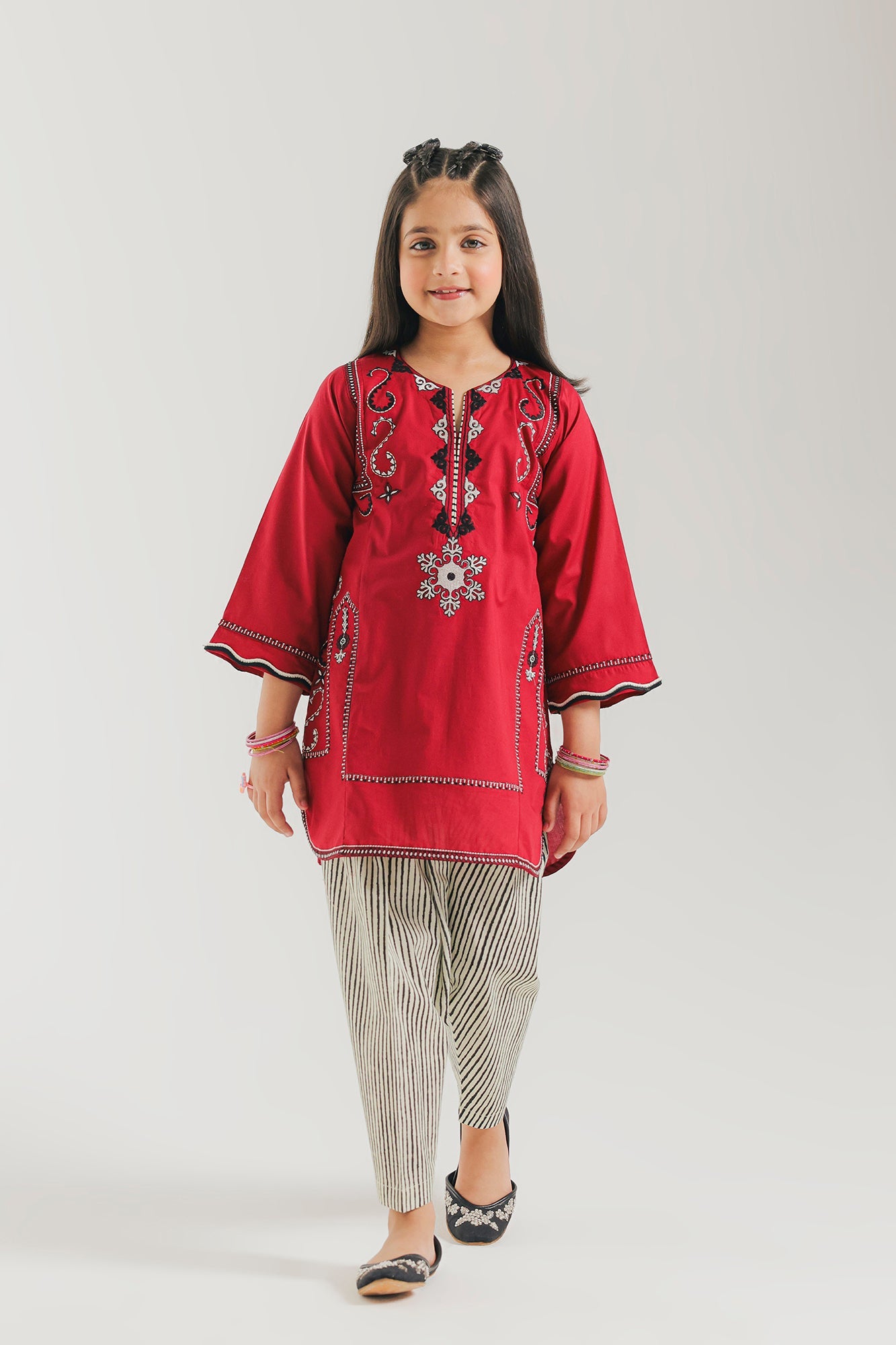 EMBROIDERED SUIT (E1568/402/416 E1568/302/416)