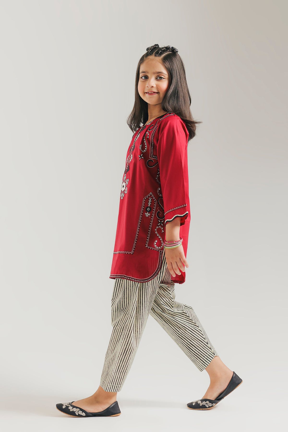 EMBROIDERED SUIT (E1568/402/416 E1568/302/416)