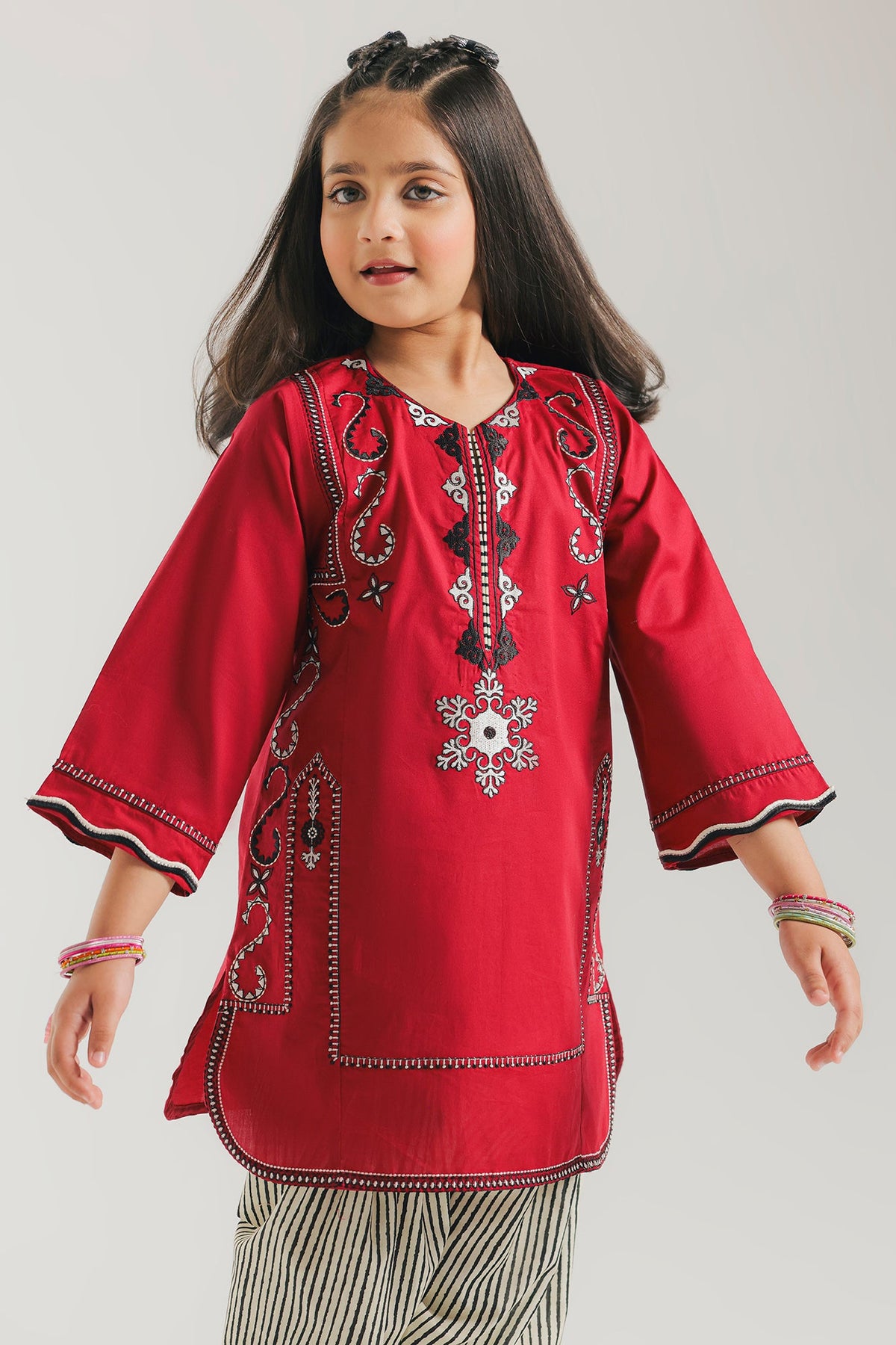 EMBROIDERED SUIT (E1568/402/416 E1568/302/416)