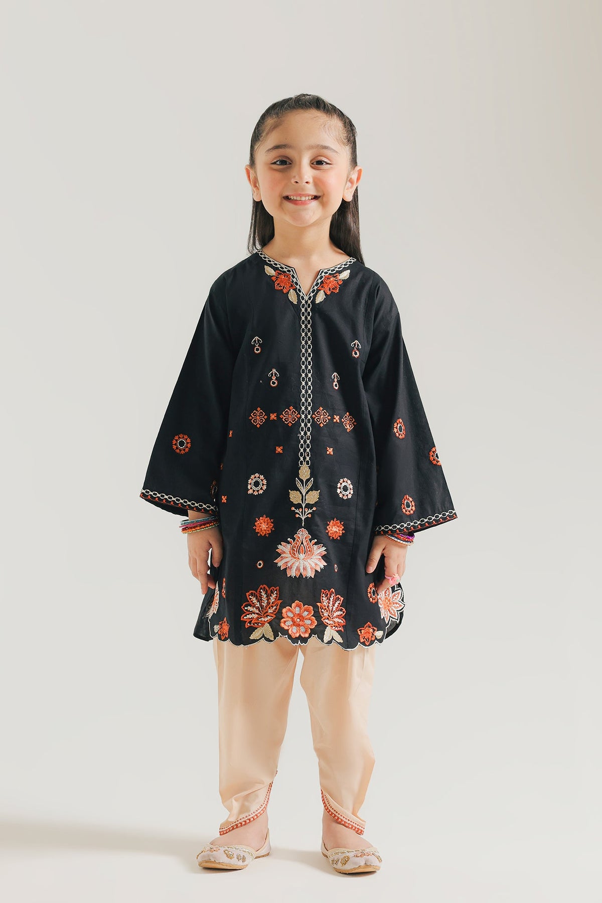 EMBROIDERED SUIT (E1571/402/902 E1571/302/902)
