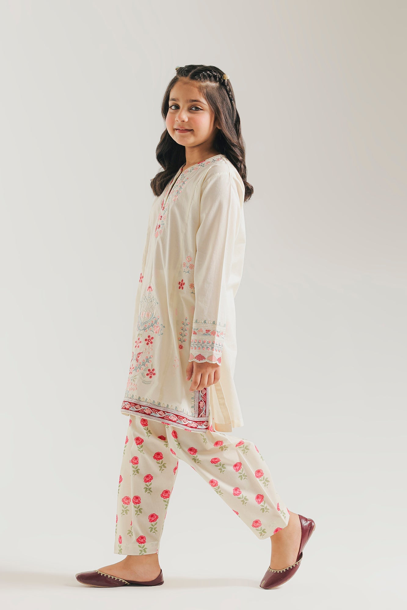 EMBROIDERED SUIT (E1573/402/004 E1573/302/004)