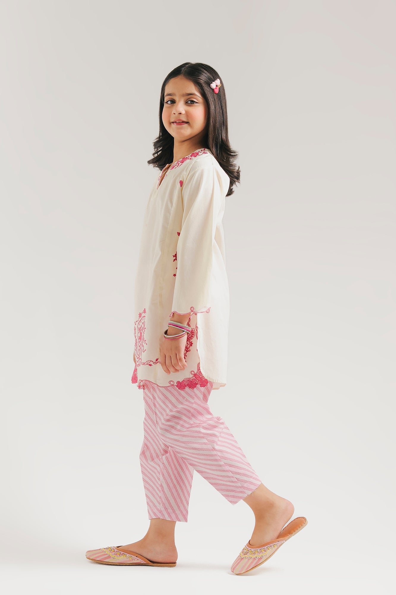 EMBROIDERED SUIT (E1574/402/004 E1574/302/004)