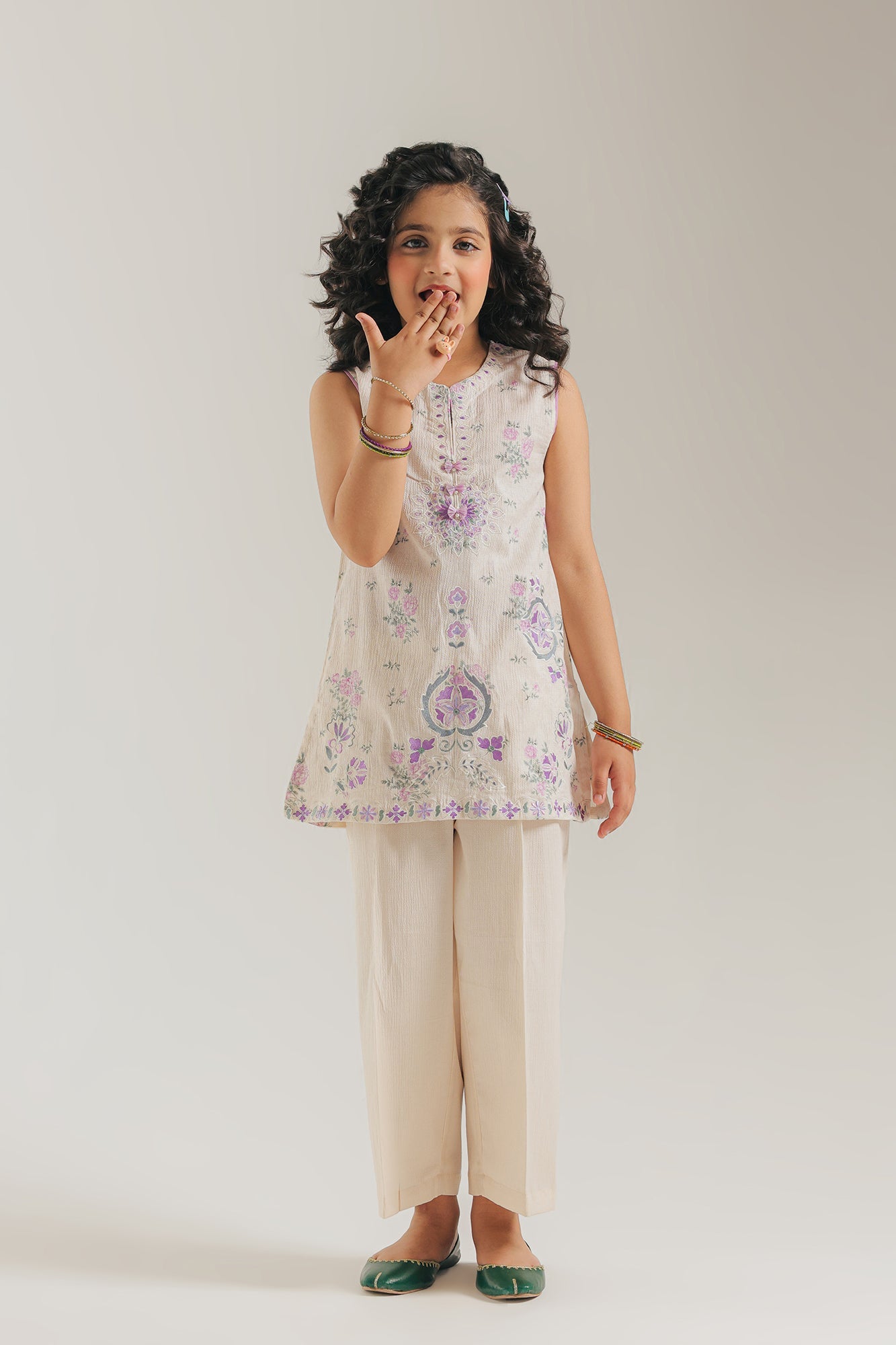 EMBROIDERED SUIT (E1576/402/531 E1576/302/531)