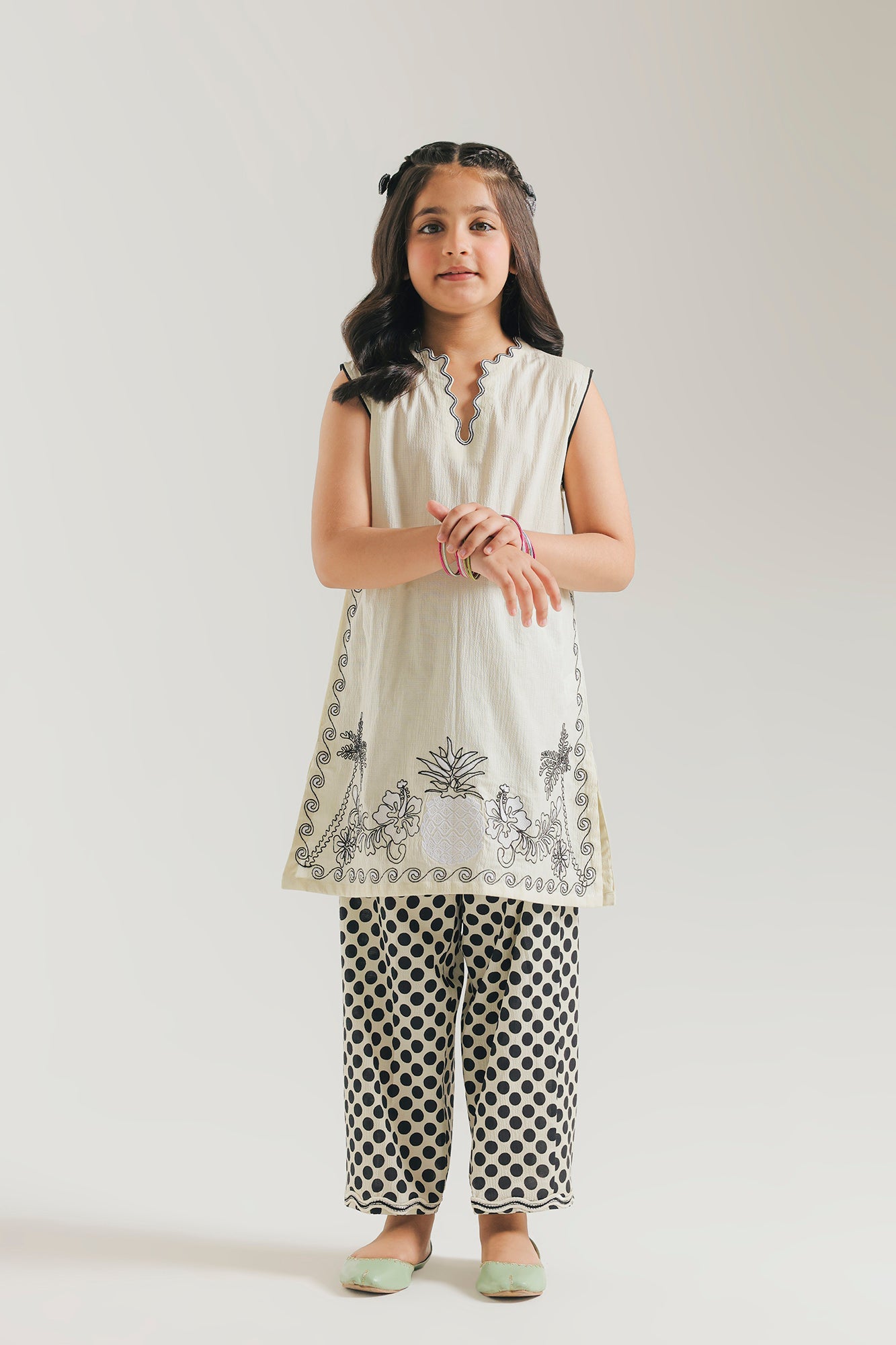 EMBROIDERED SUIT (E1578/402/002 E1578/302/002)