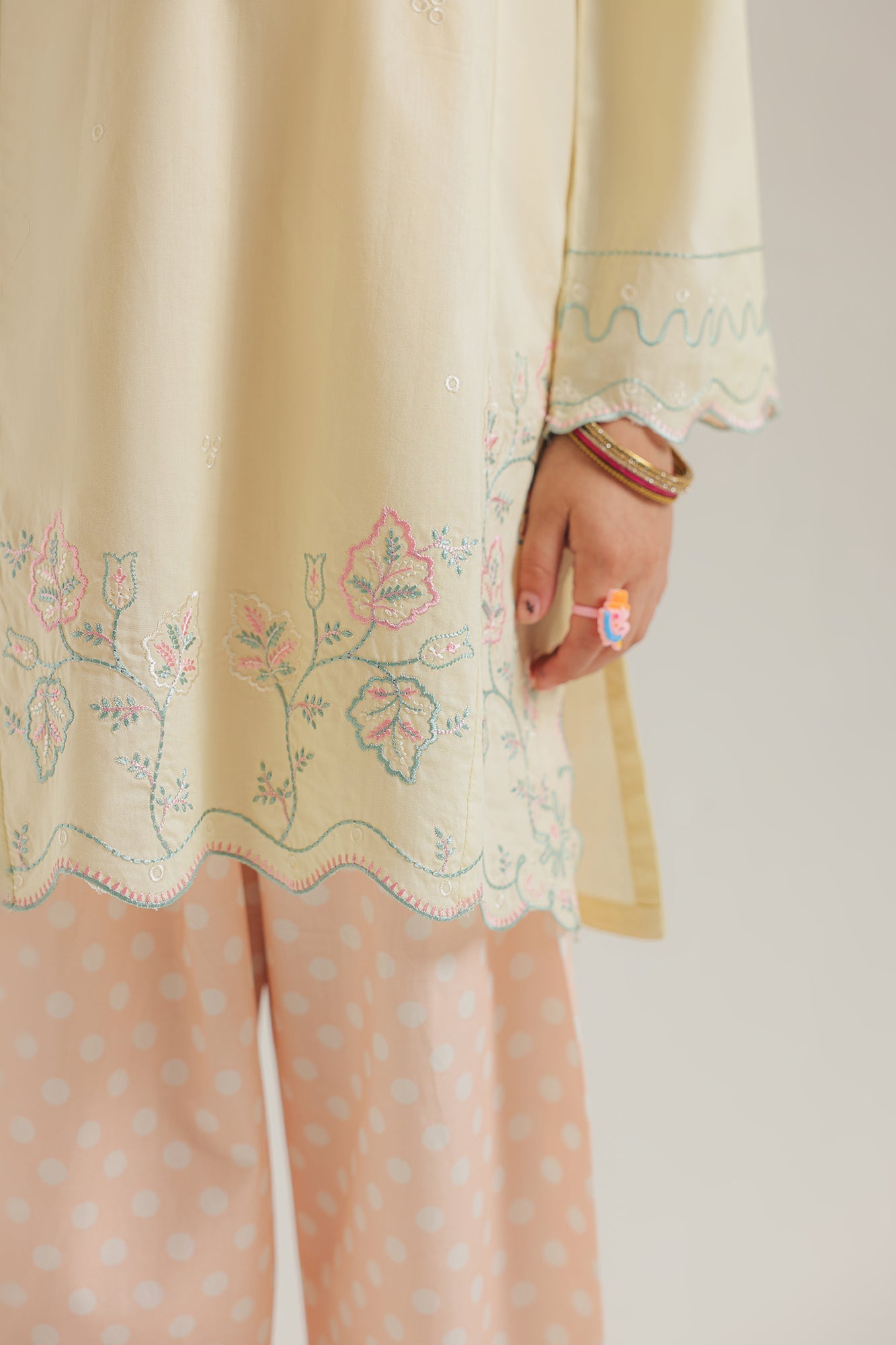 Embroidered Suit (E1586/402/227 E1586/302/227)