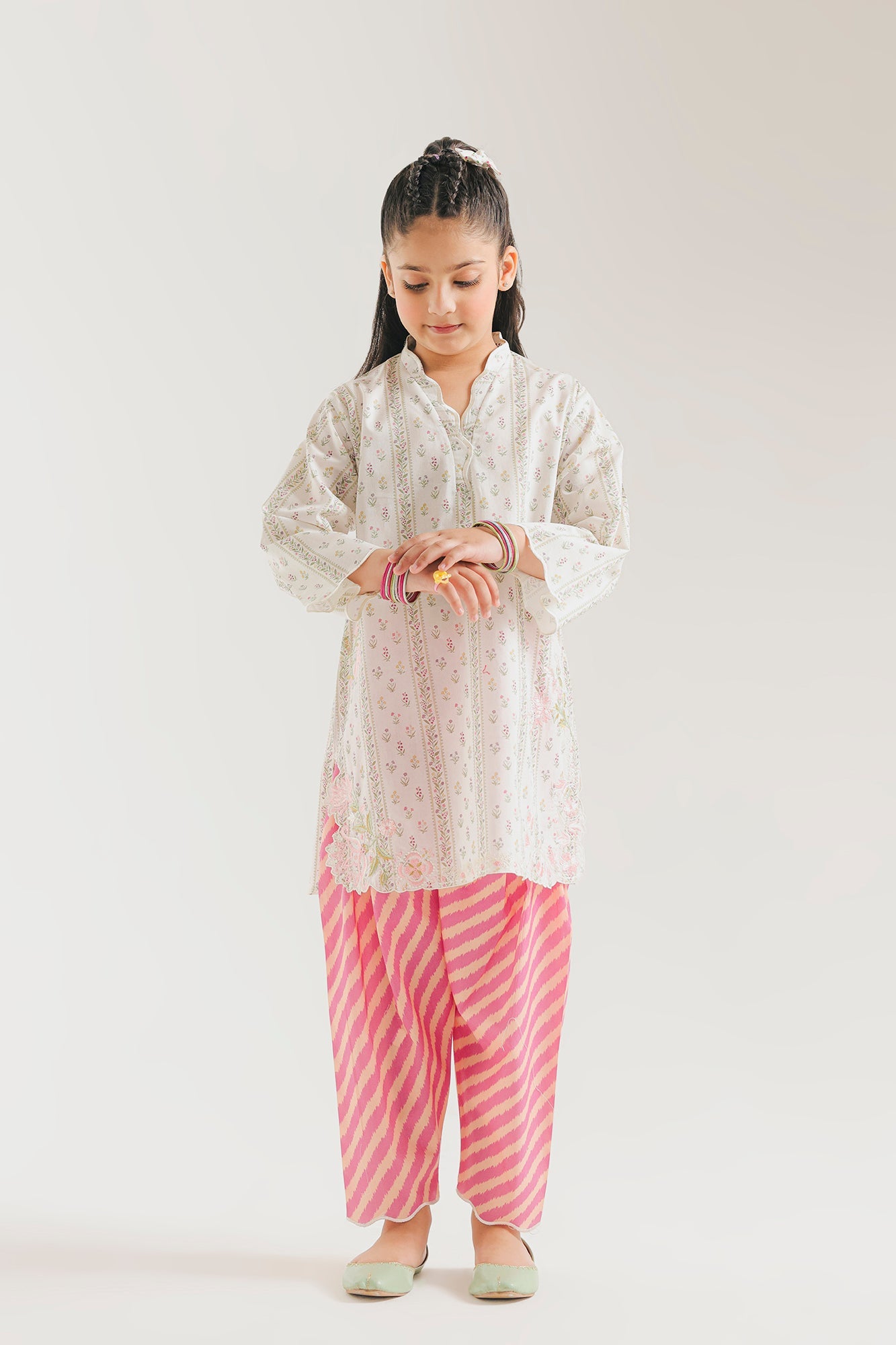 EMBROIDERED SUIT (E1602/402/001 E1602/302/001)