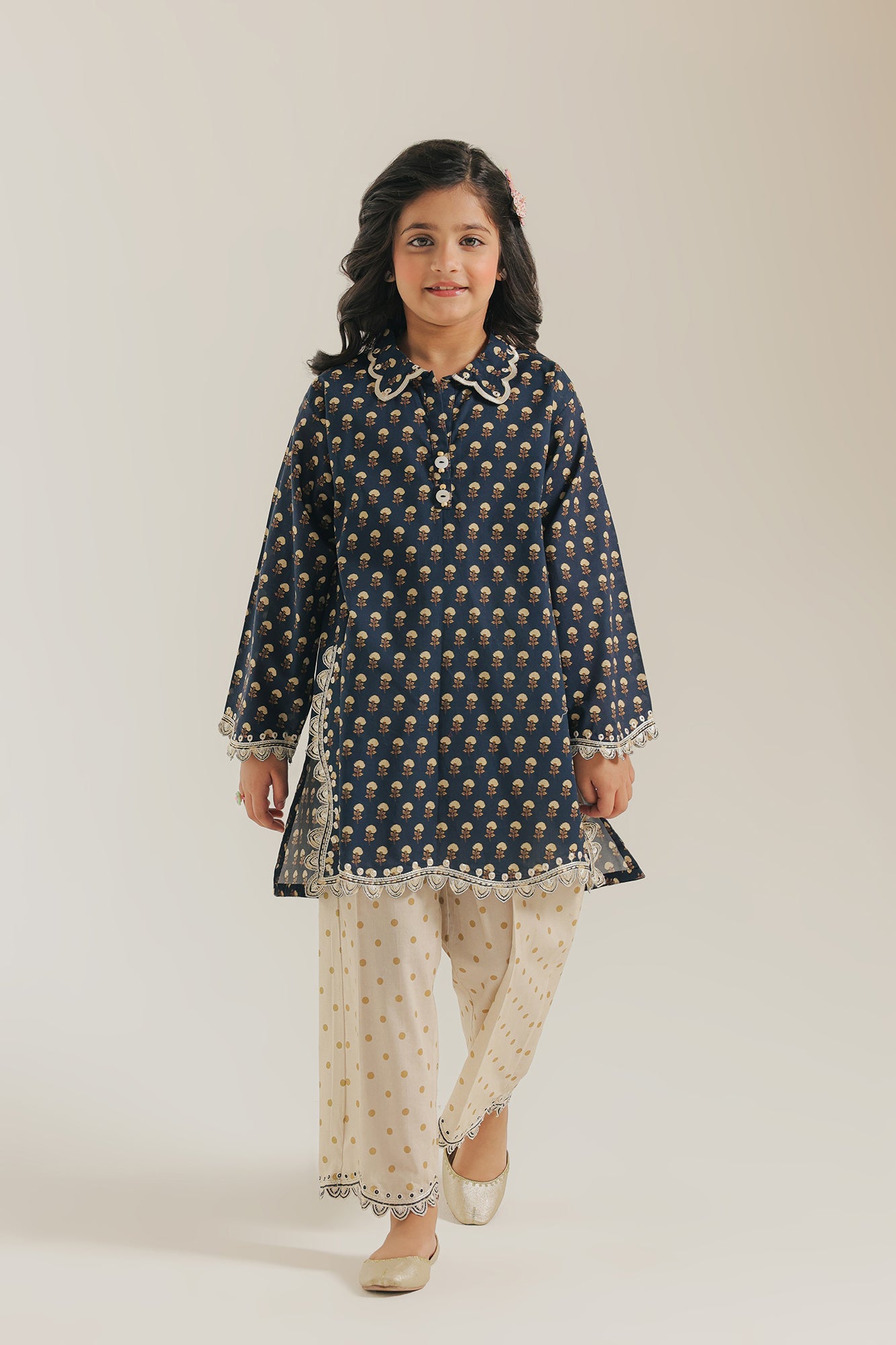 EMBROIDERED SUIT (E1606/402/618 E1606/302/618)